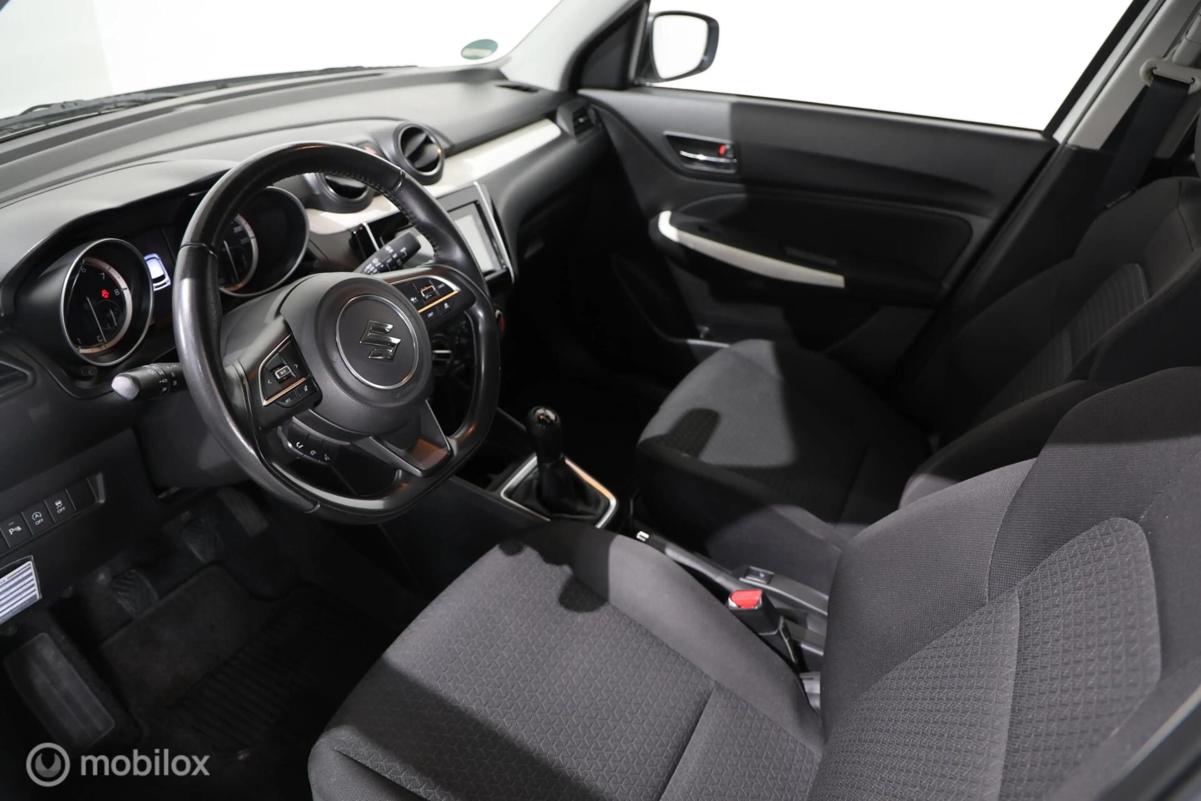 Suzuki Swift 1.2 Comfort Smart Hybrid - Afneembare trekhaak - S — photo 12