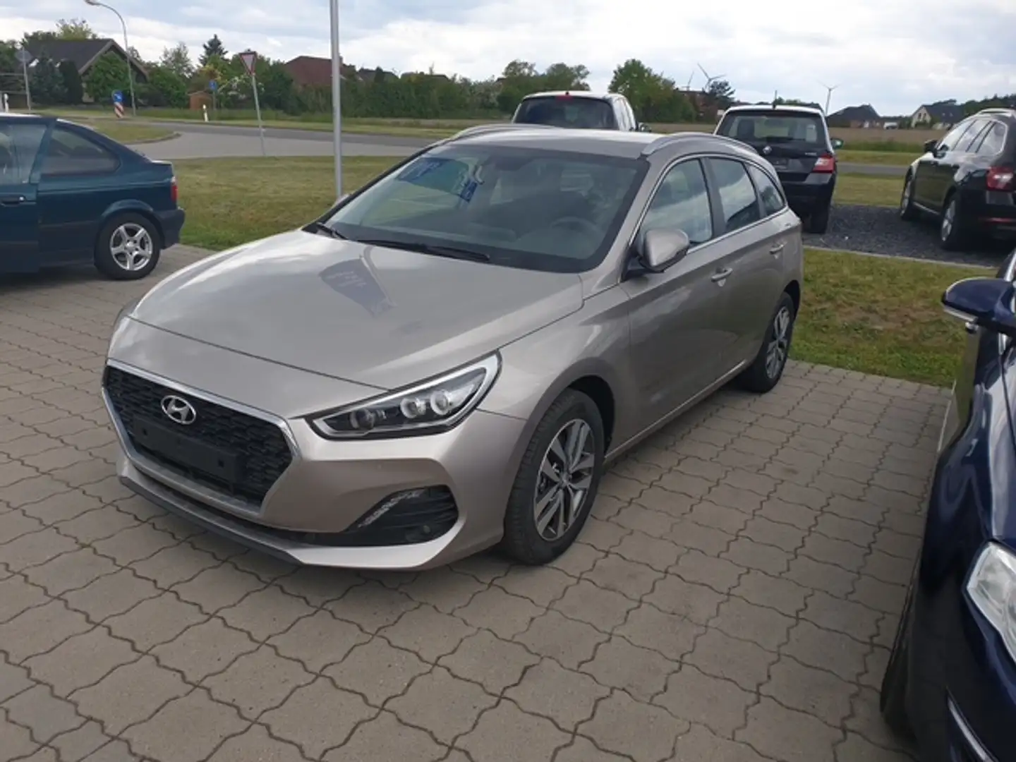 Hyundai i30 i30 Kombi 1.4 T-GDI Beige - 2