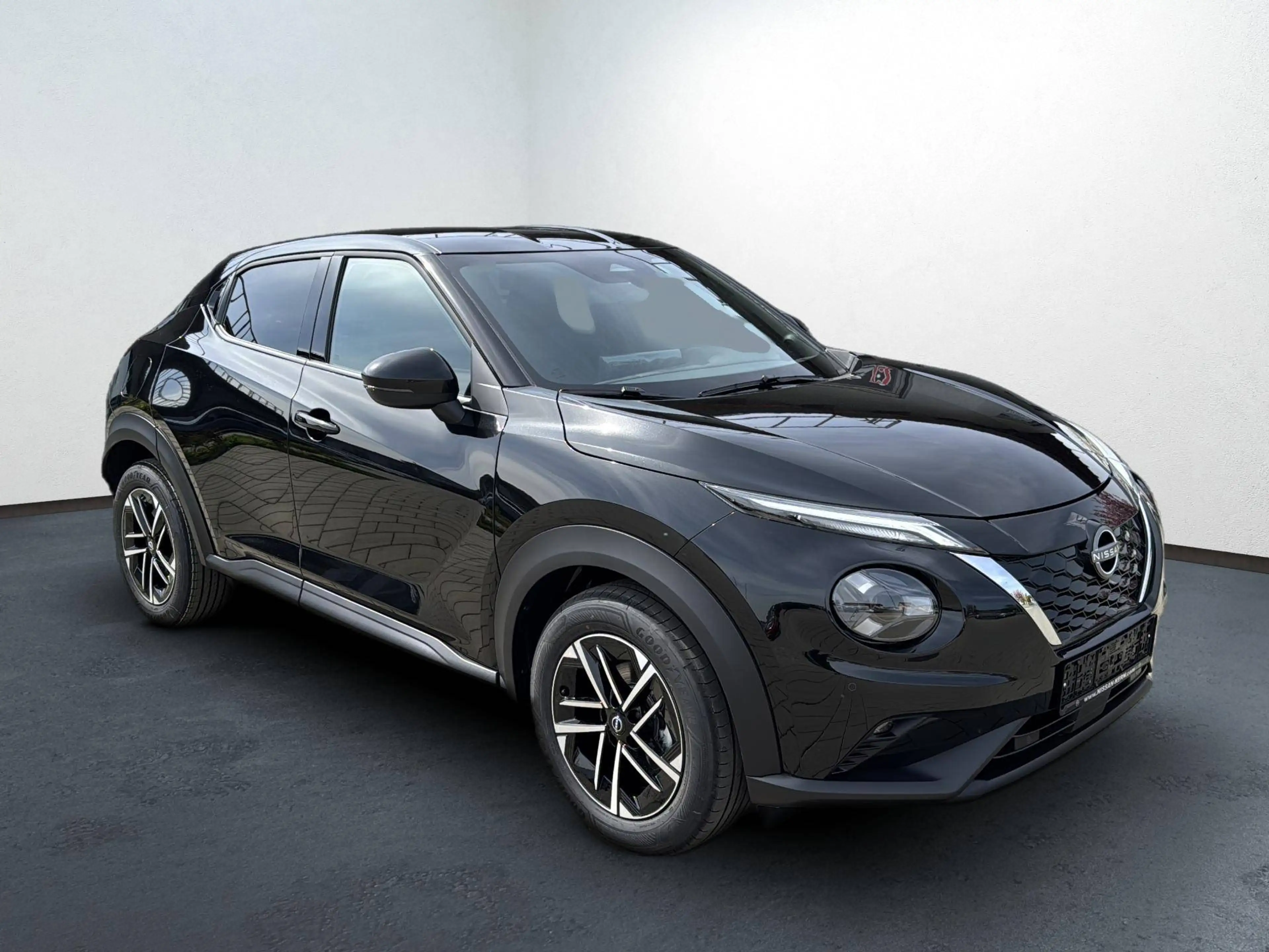 Nissan Juke 1.6 N-Connecta Hybrid 4AMT / %SSV% — photo 8