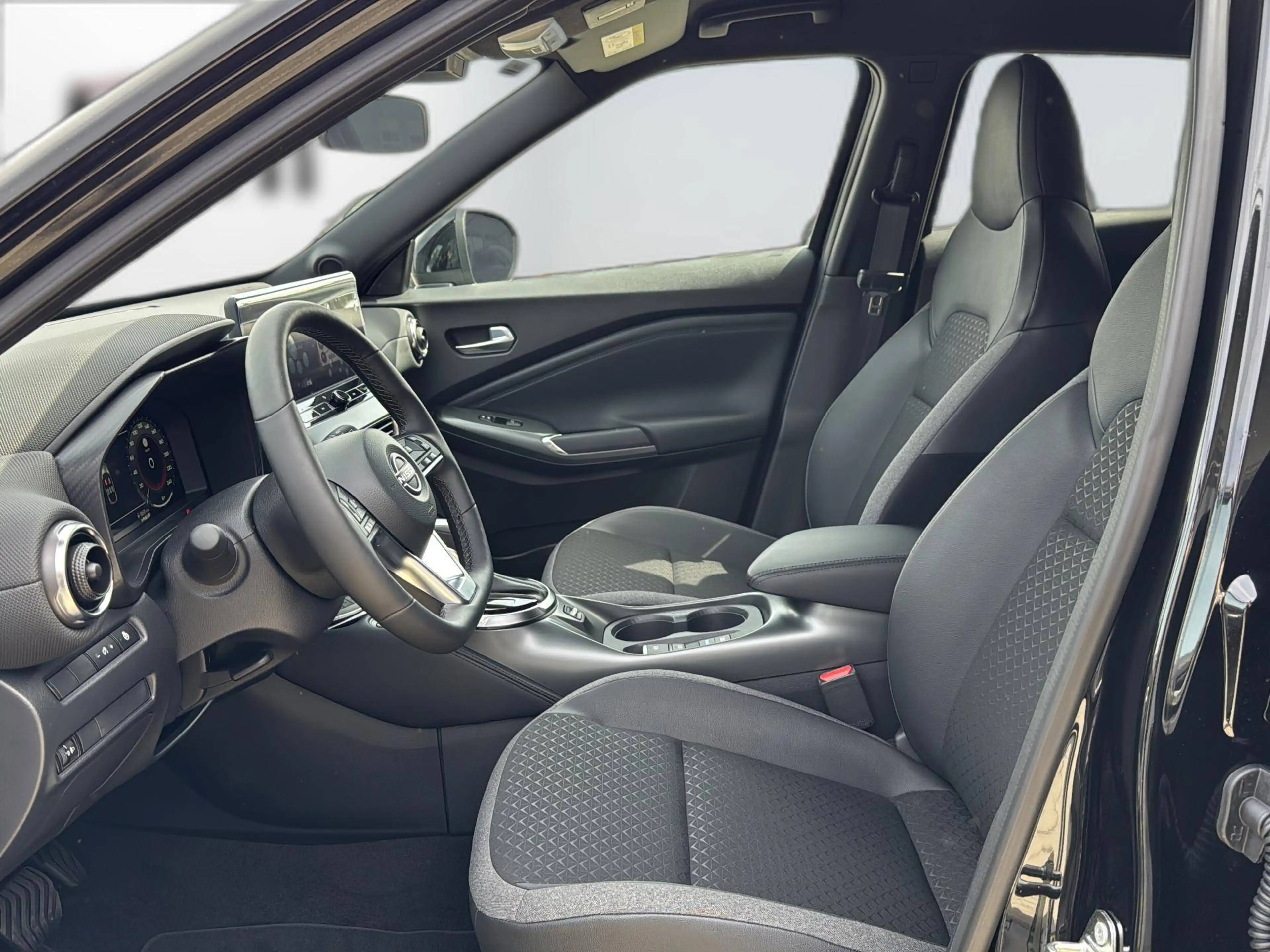 Nissan Juke 1.6 N-Connecta Hybrid 4AMT / %SSV% — photo 12