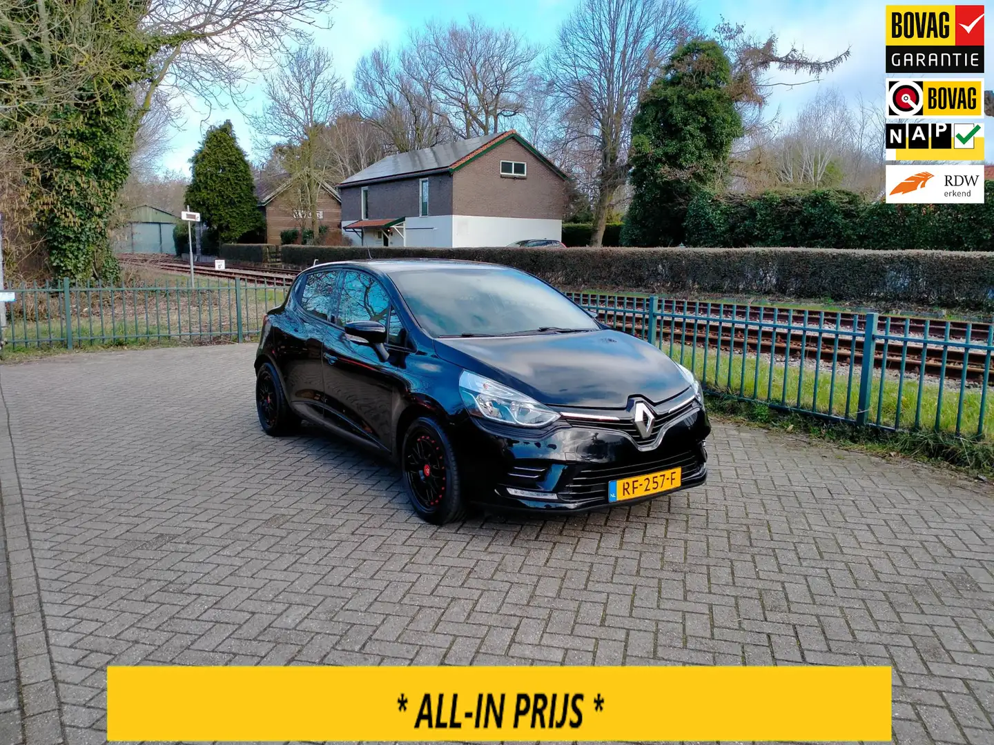 Renault Clio 0.9 TCe Zen airco cruise navi 17''LMV sportuitlaat Zwart - 1
