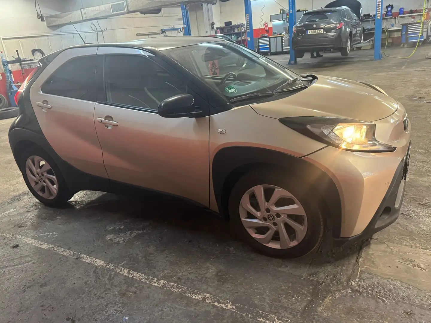 Toyota Aygo X Aygo X S-CVT Pulse Braun - 1