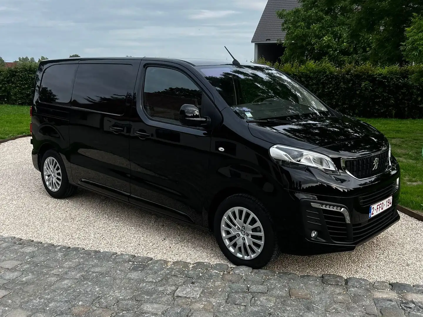 Peugeot Expert Expert 2.0 BlueHDi 145 L2 S Zwart - 1