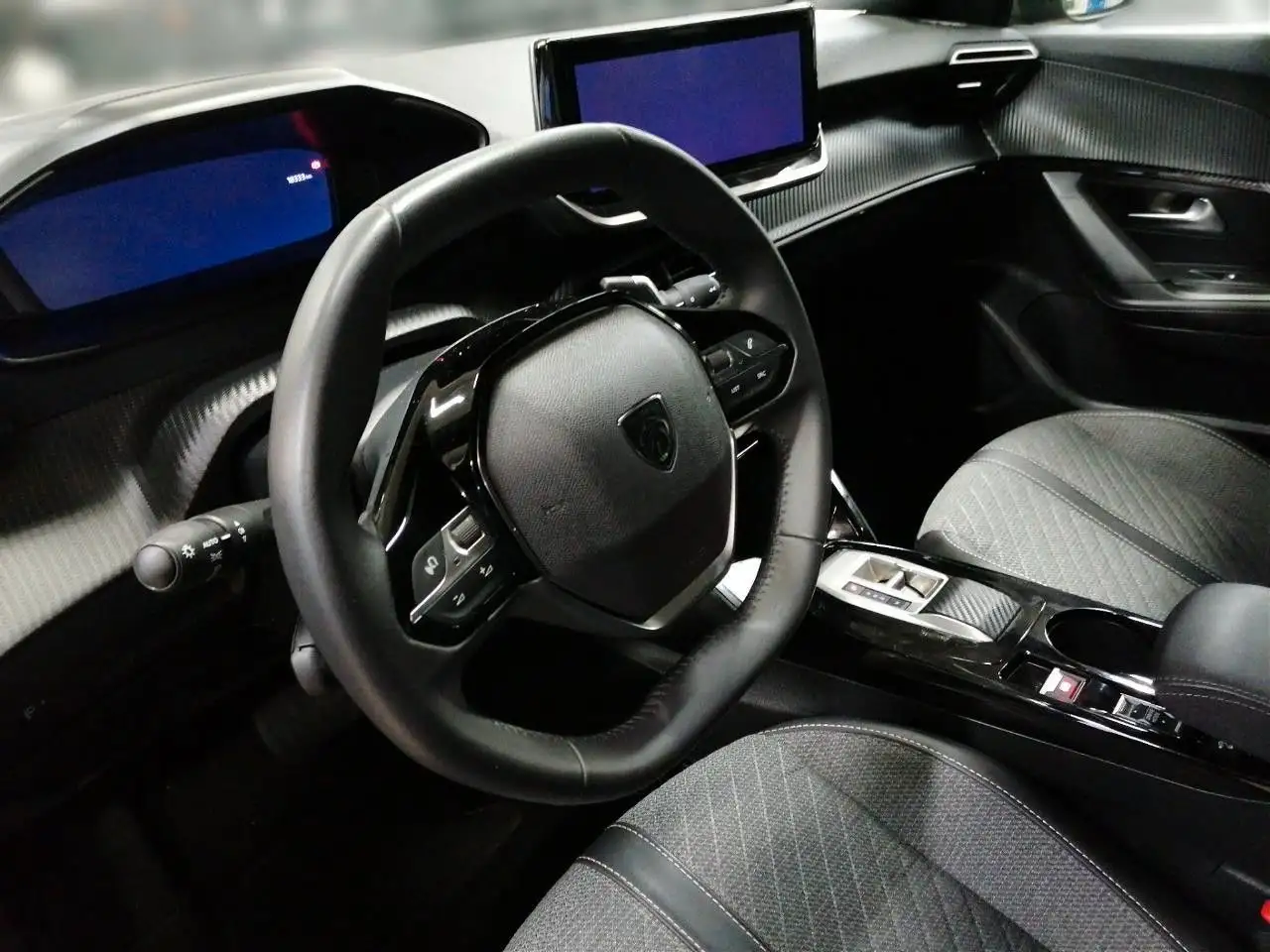 Peugeot 2008 1.2 HYBRID ALLURE E-DSC NAVI/LED/SPORT/VIRT, миниатюра 4