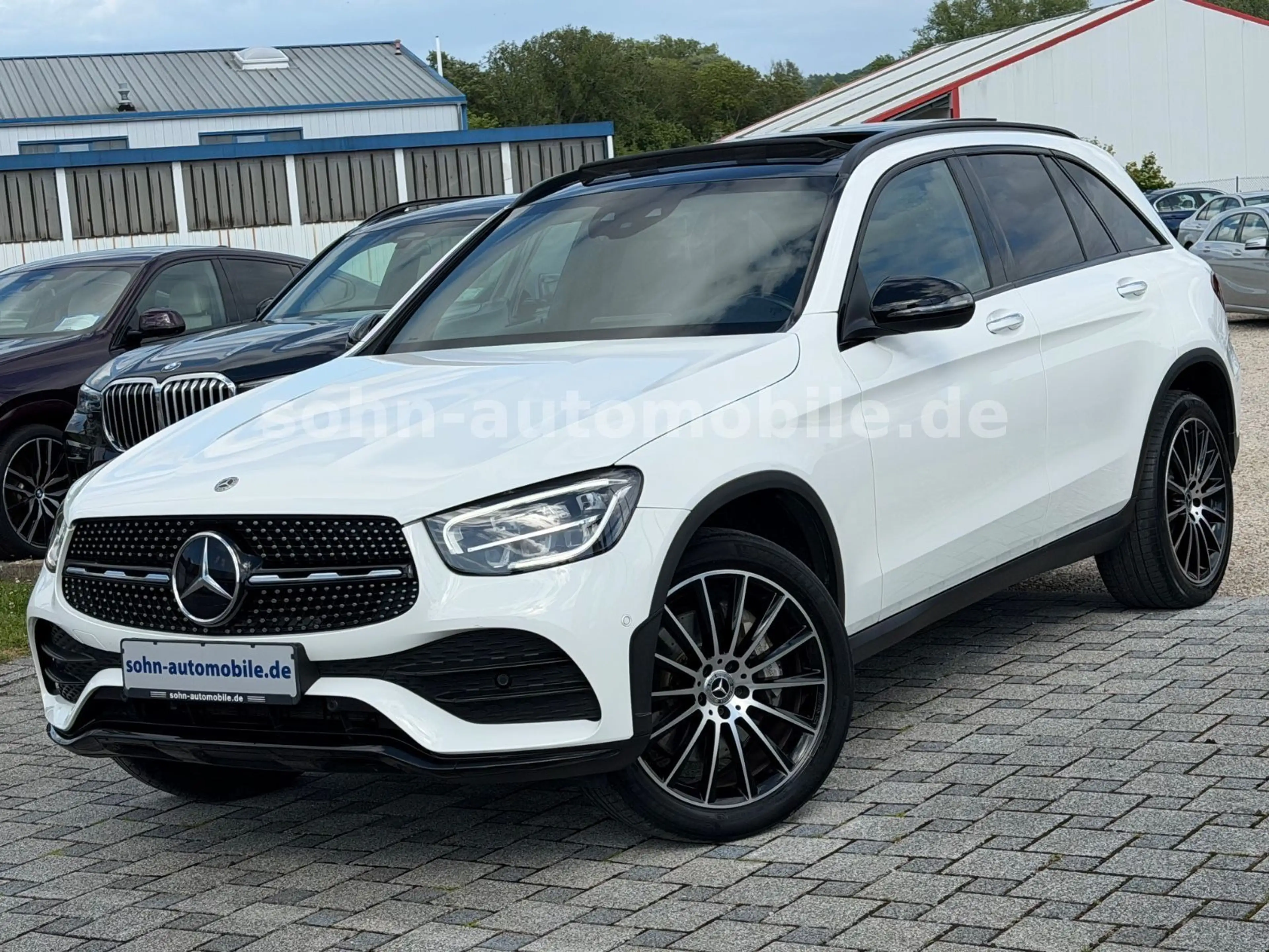 Mercedes-Benz GLC 300 e 4M AMG-Line/Pano/Distro/Night/Wide/AHK — photo 15