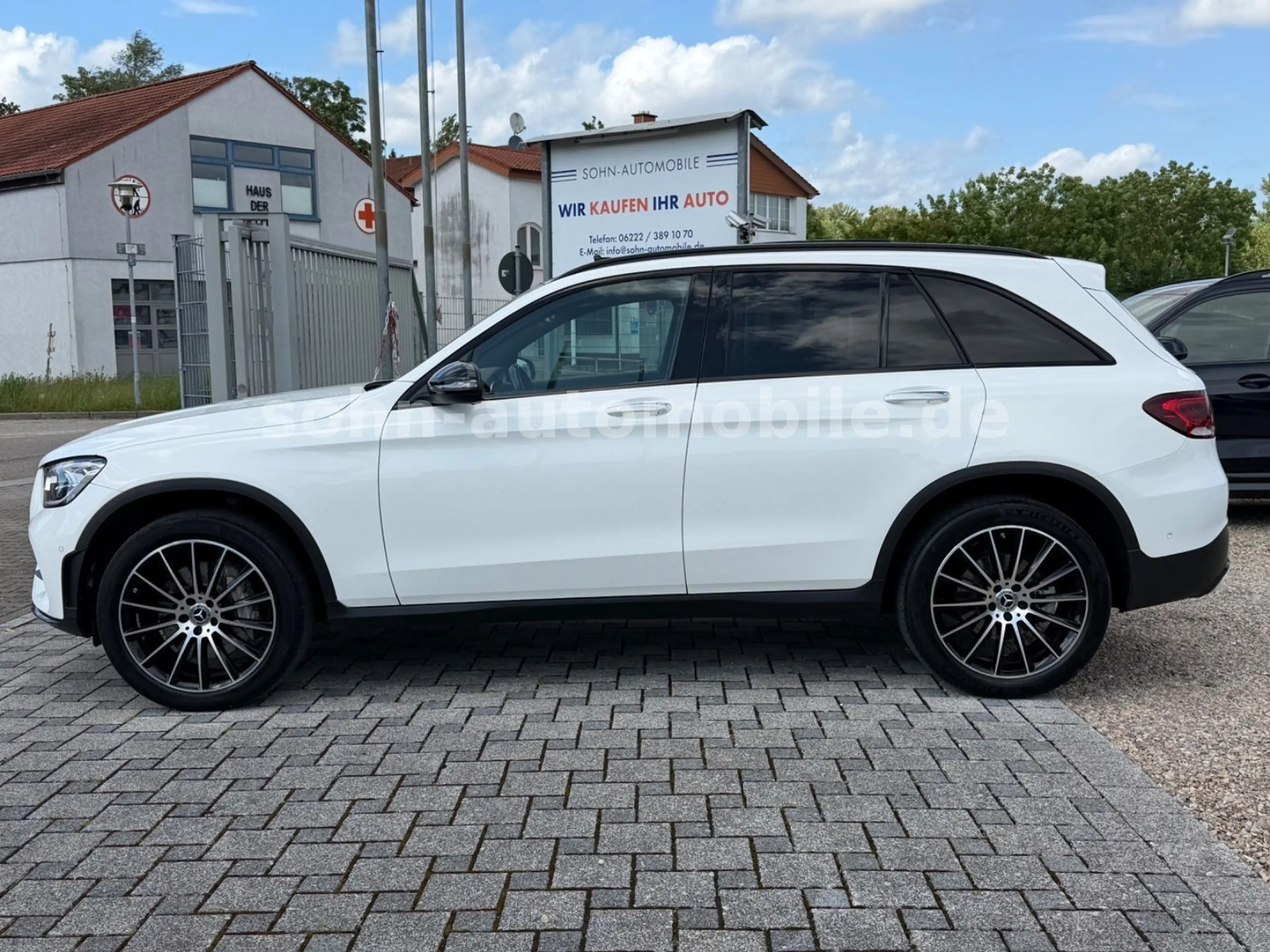 Mercedes-Benz GLC 300 e 4M AMG-Line/Pano/Distro/Night/Wide/AHK — photo 5
