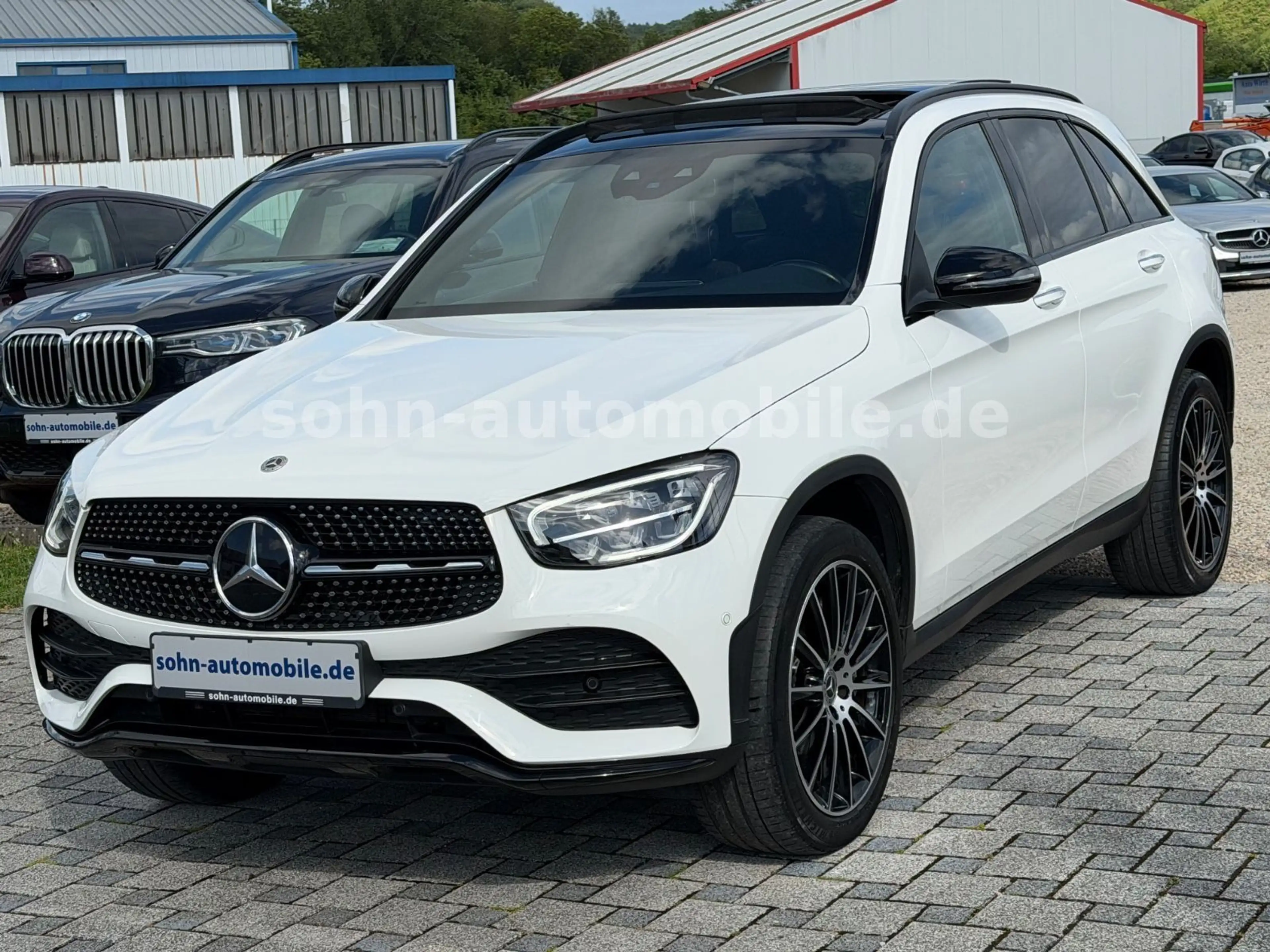 Mercedes-Benz GLC 300 e 4M AMG-Line/Pano/Distro/Night/Wide/AHK — photo 11