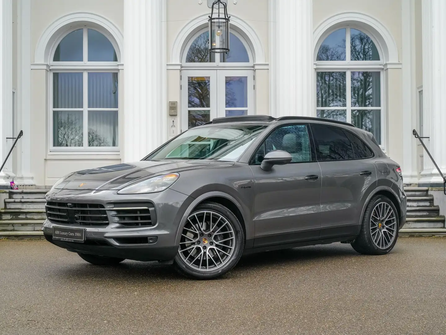 Porsche Cayenne 3.0 E-Hybrid | Pano | Luchtvering | Night vision | - 1