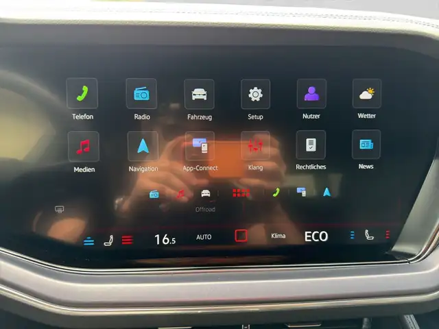 Volkswagen Touareg view 15