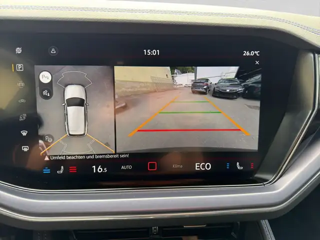Volkswagen Touareg view 13