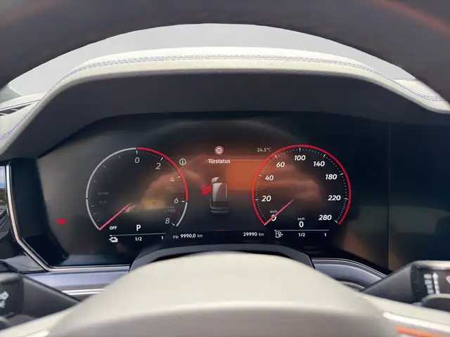 Volkswagen Touareg view 10