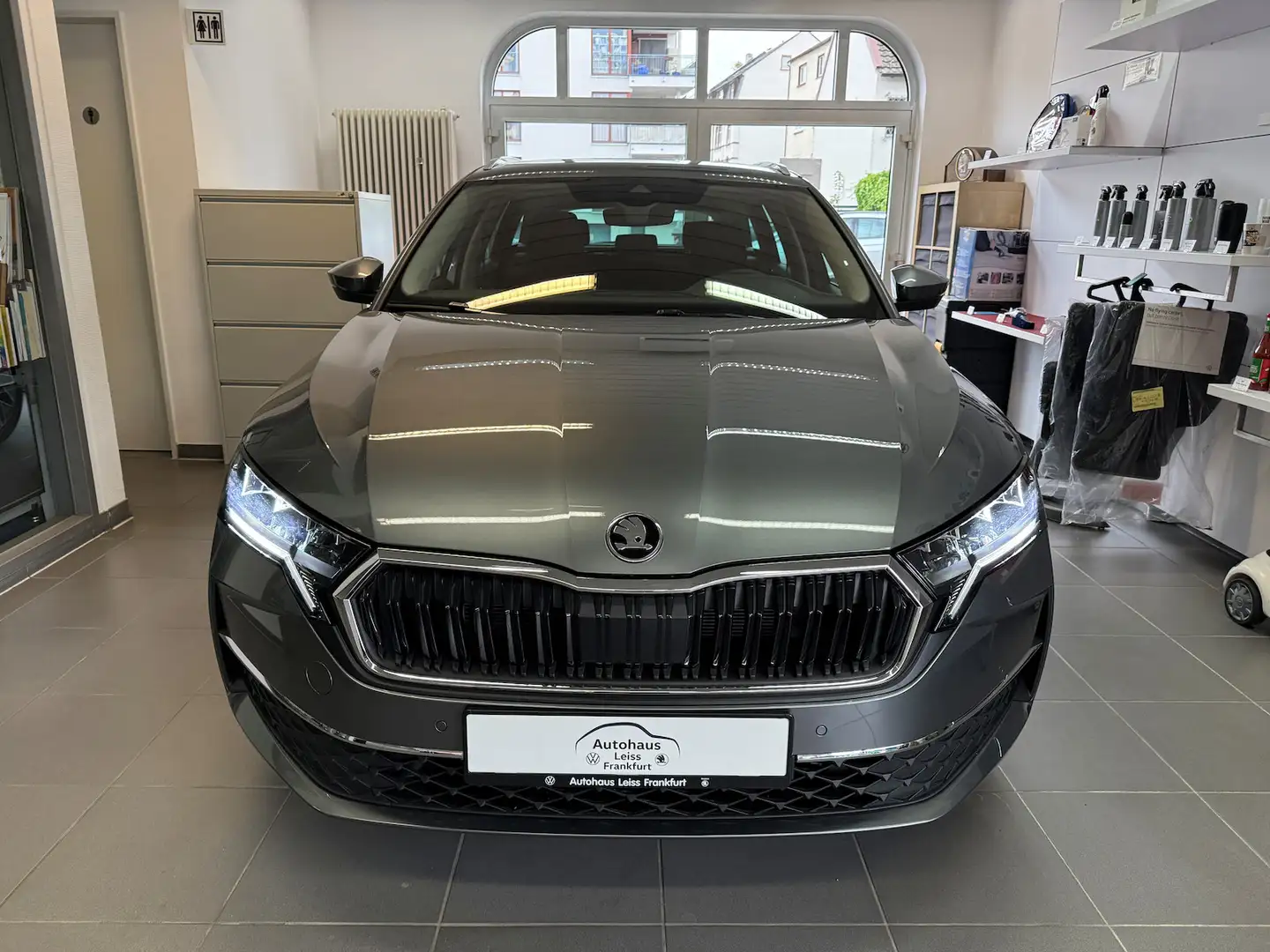 Skoda Octavia 1.5 TSI mHEV Selection DSG Grau - 1