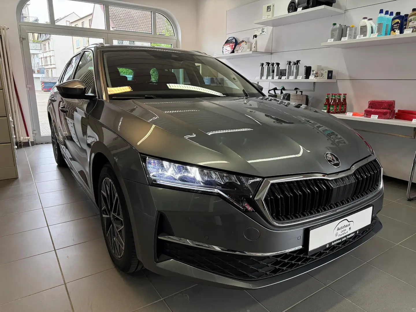Skoda Octavia 1.5 TSI mHEV Selection DSG Grau - 2