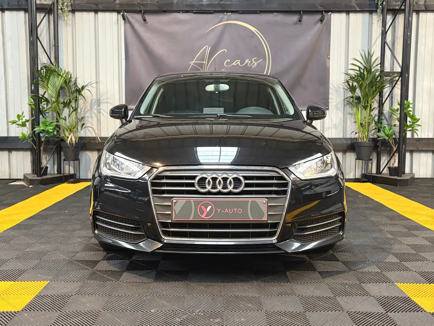 Audi A1 A1 Sportback 1.0 TFSI Zwart - 2