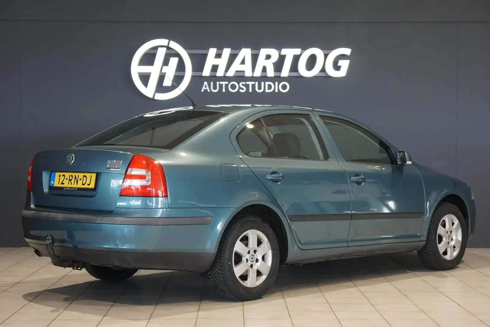 Skoda Octavia 1.6 Ambiente *NIEUWE BANDEN* + TREKHAAK / CRUISE / Groen - 2
