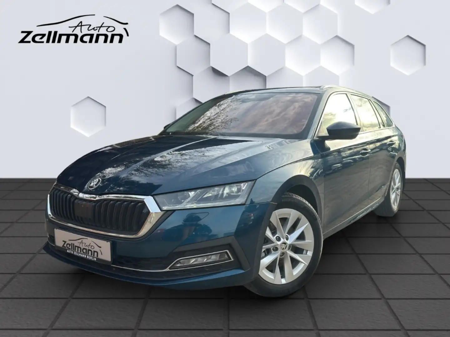 Skoda Octavia Combi Style 1.5TSI e-TEC AHZV MatrixLED PanoDach P Blauw - 1