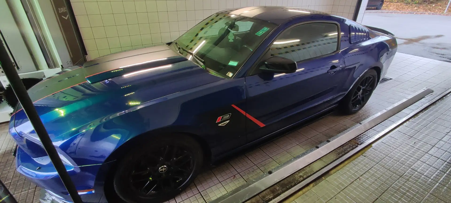 Ford Mustang V6 3.7L Blau - 2