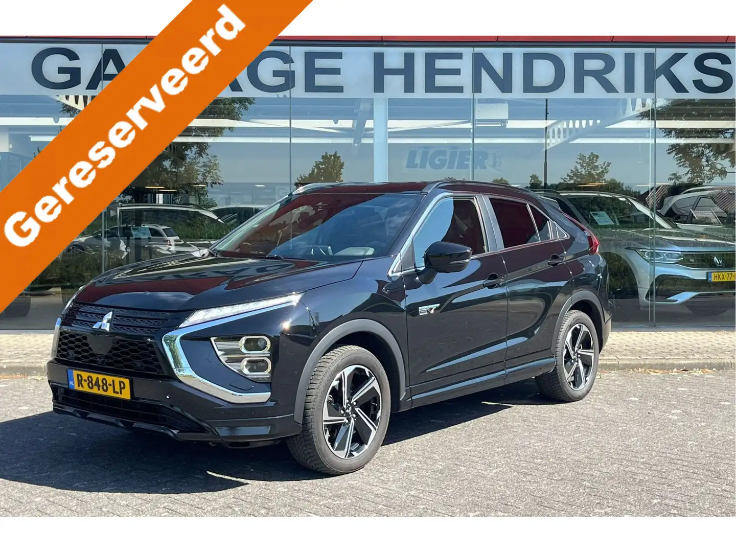 Mitsubishi Eclipse Cross 2.4 PHEV Executive Automaat | Adaptive CC | Climat Zwart - 1
