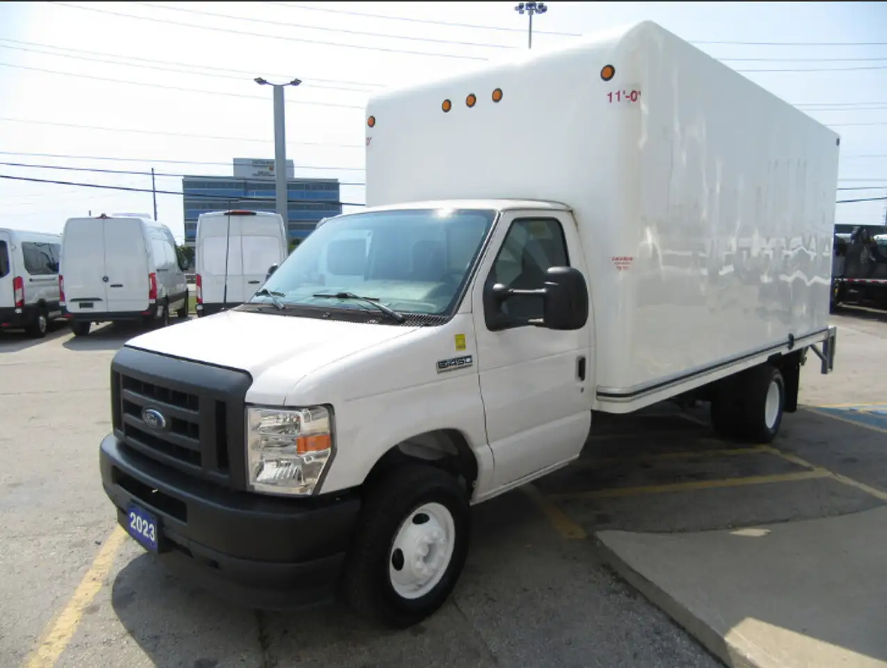 Ford E-450 Super Duty DRW снимка Ford E-450 Super Duty DRW