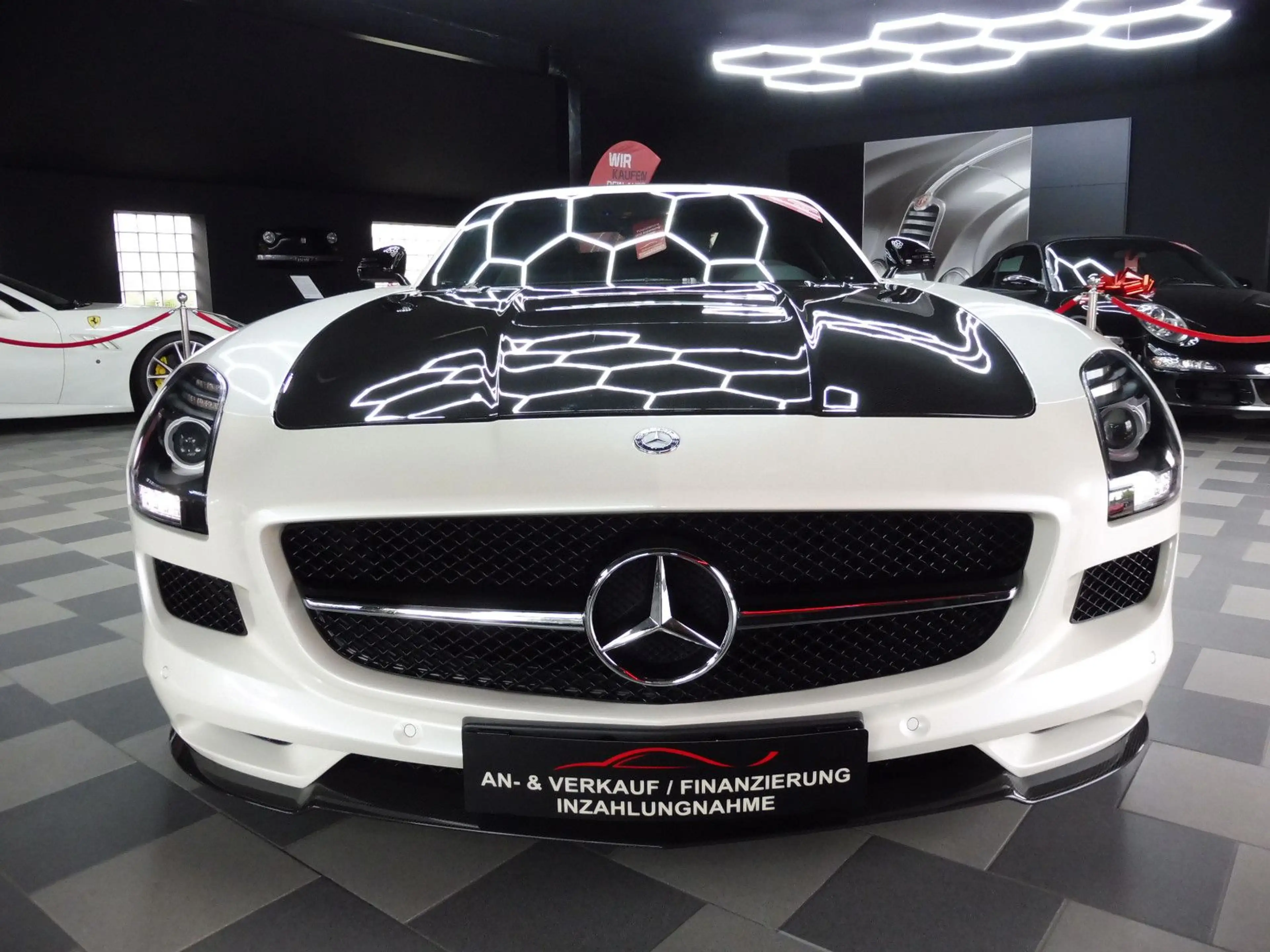 Mercedes-Benz SLS GT Roadster Final Edition — photo 3
