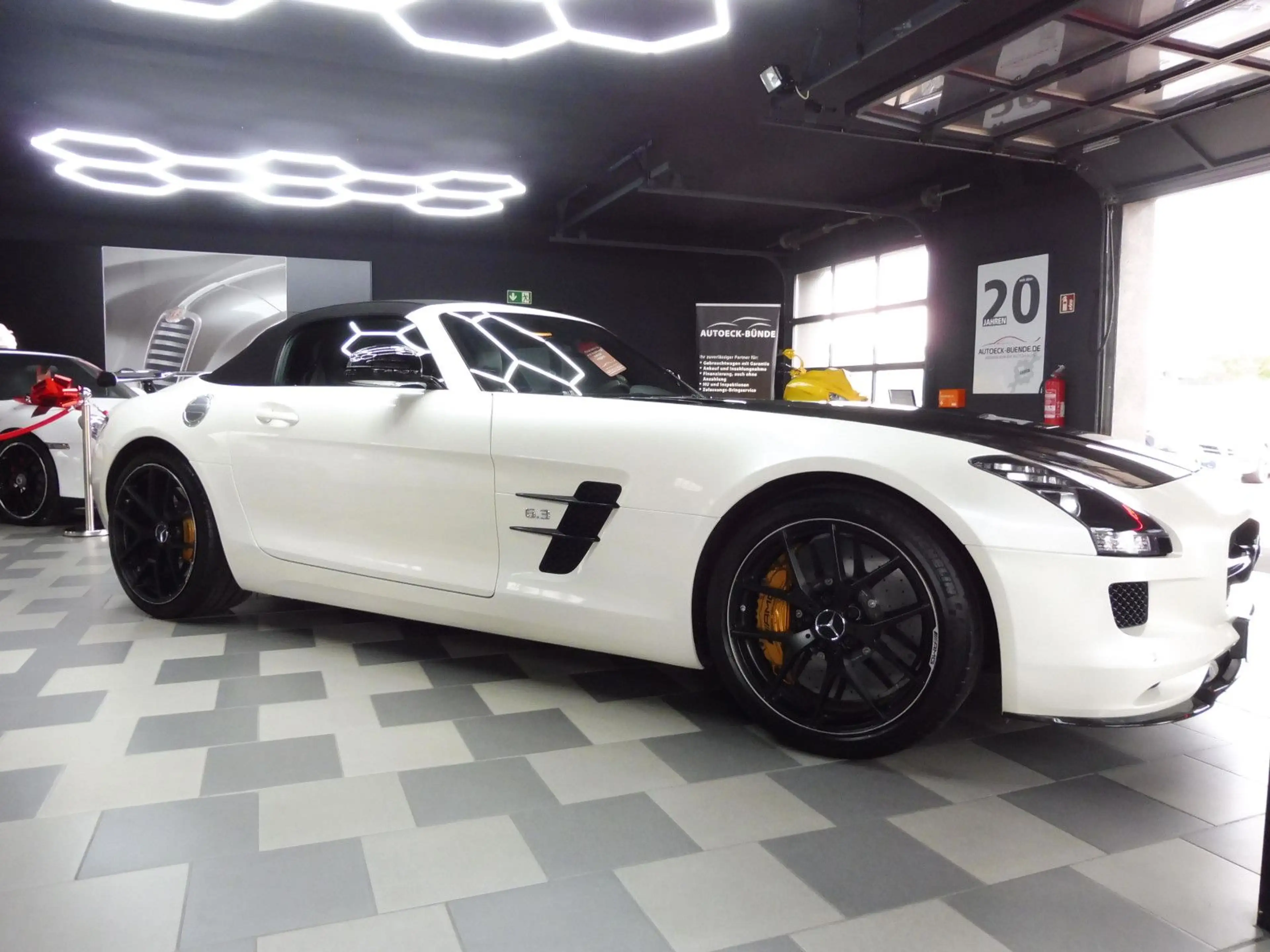 Mercedes-Benz SLS GT Roadster Final Edition — photo 4