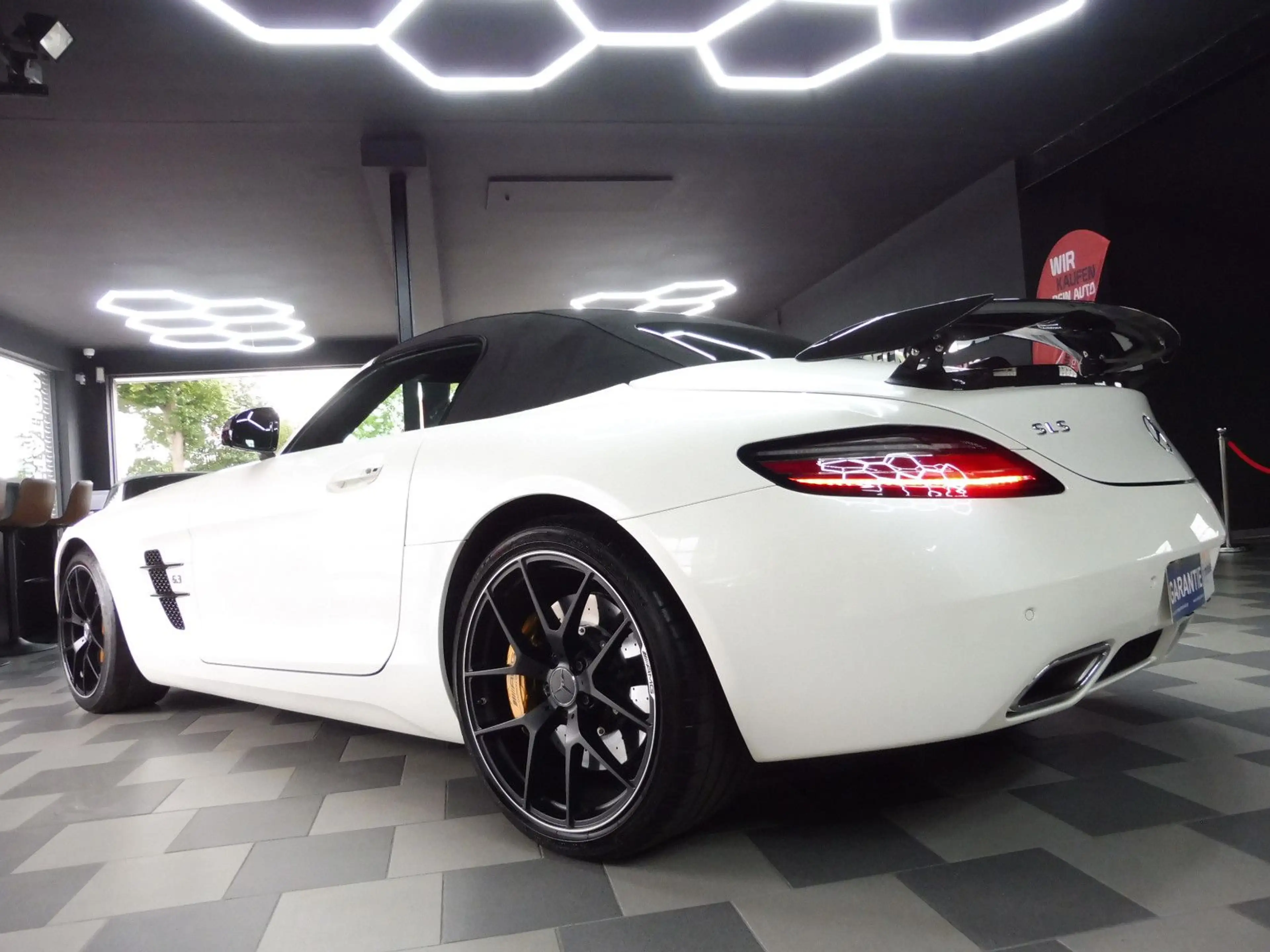 Mercedes-Benz SLS GT Roadster Final Edition — photo 8