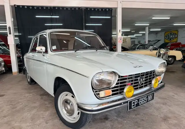 Peugeot 204 berline