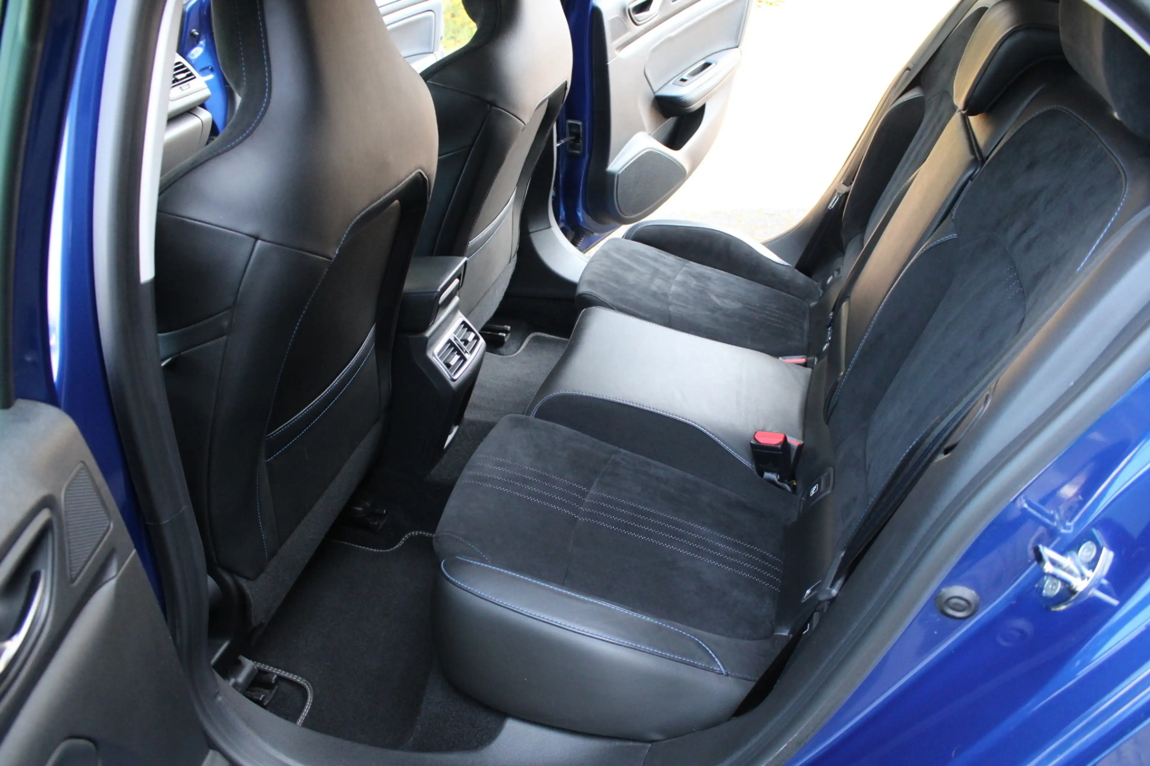 Renault Megane GT — photo 10