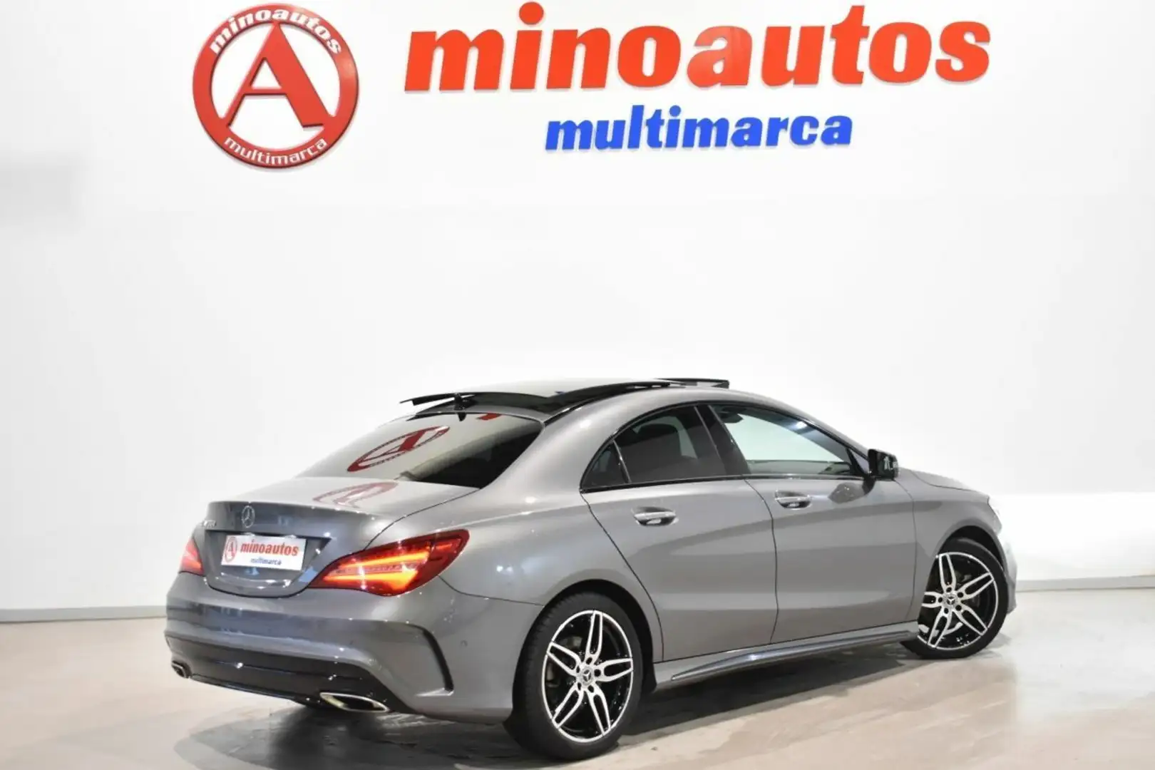 Mercedes-Benz CLA 35 AMG COUPÉ 200D 136 CV 7G-DCT FASCINATION Gris - 2