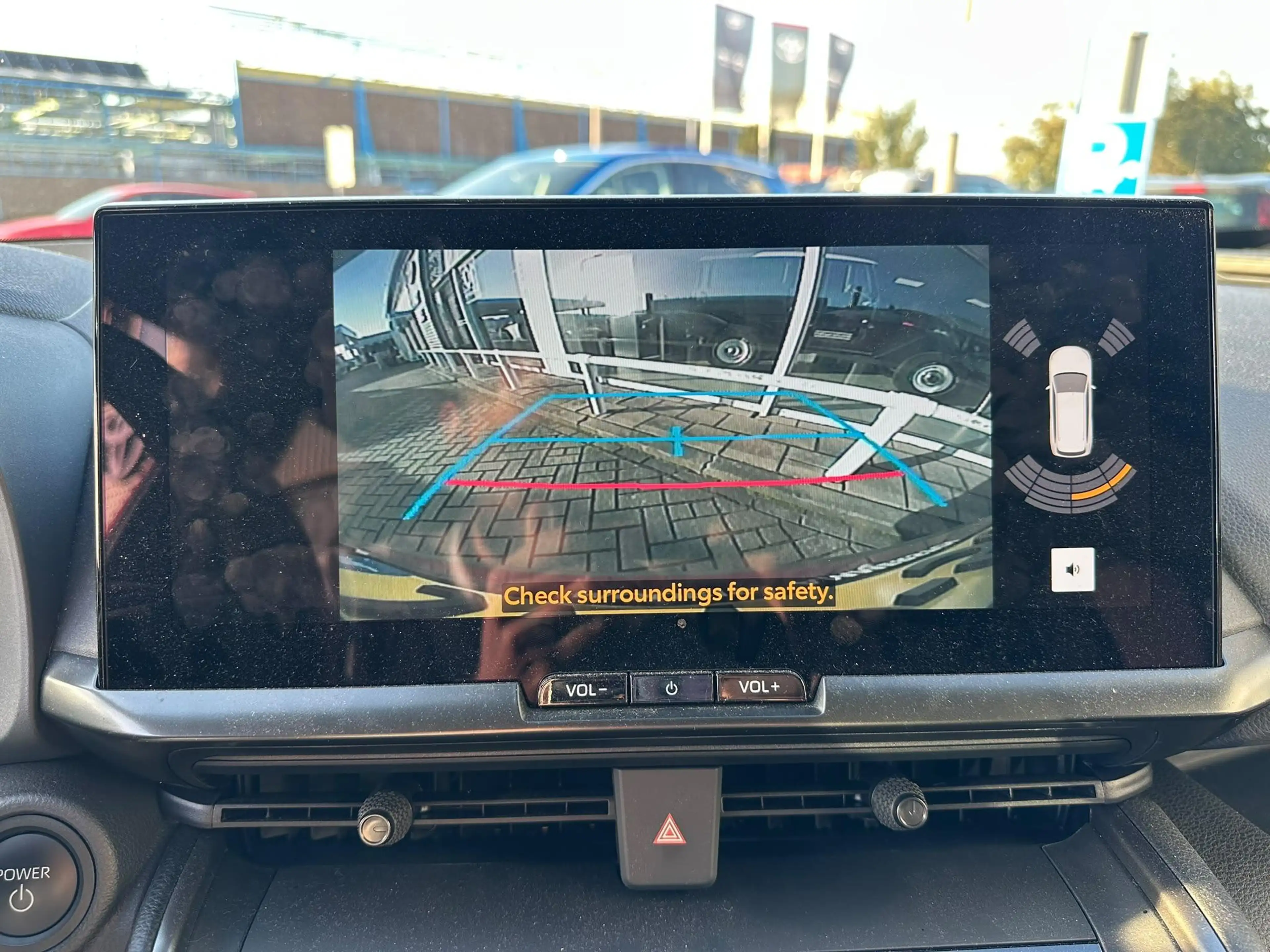 Toyota C-HR 2.0 Plug-in Hybrid 220 Executive — photo 10