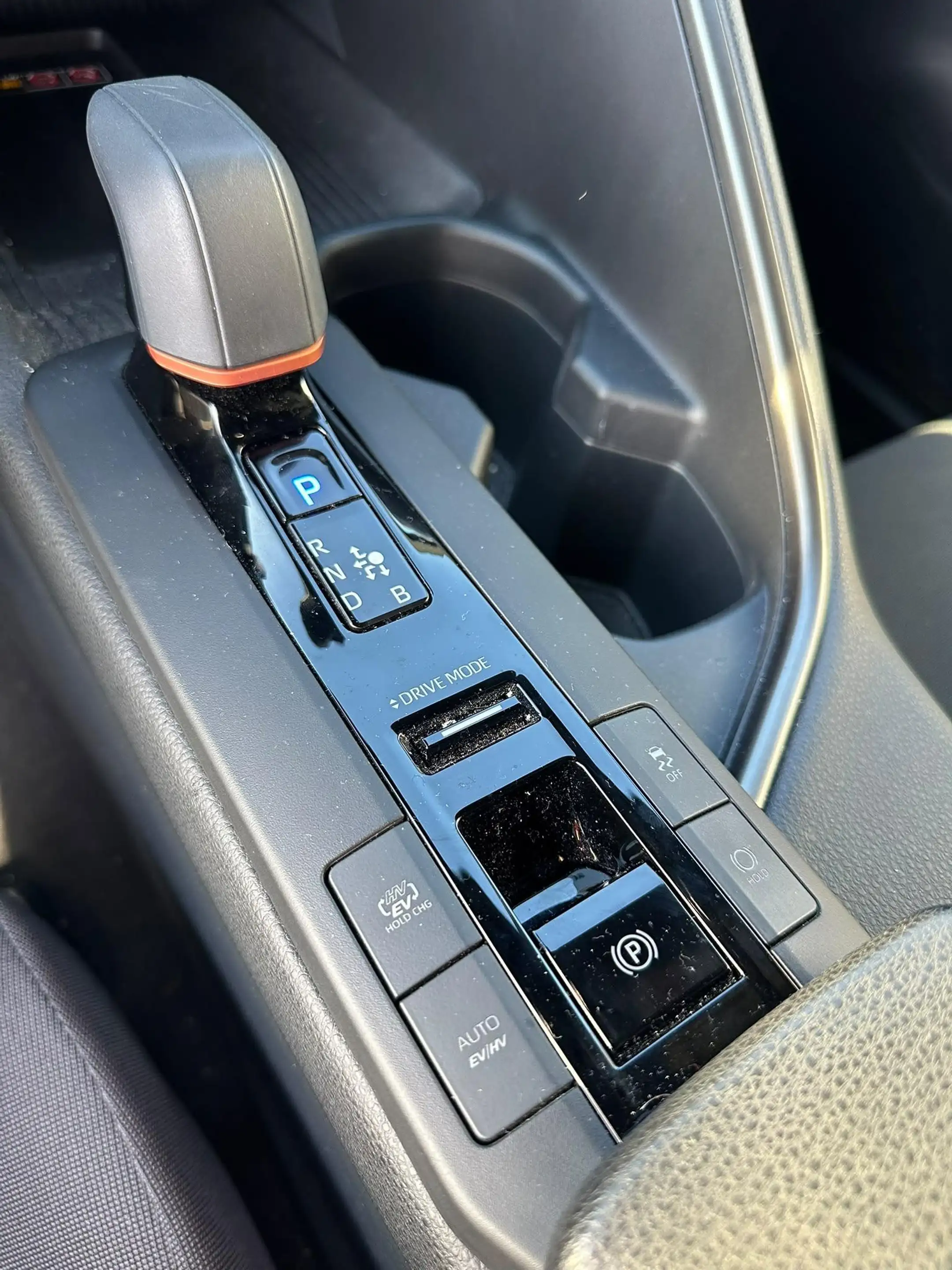 Toyota C-HR 2.0 Plug-in Hybrid 220 Executive — photo 8