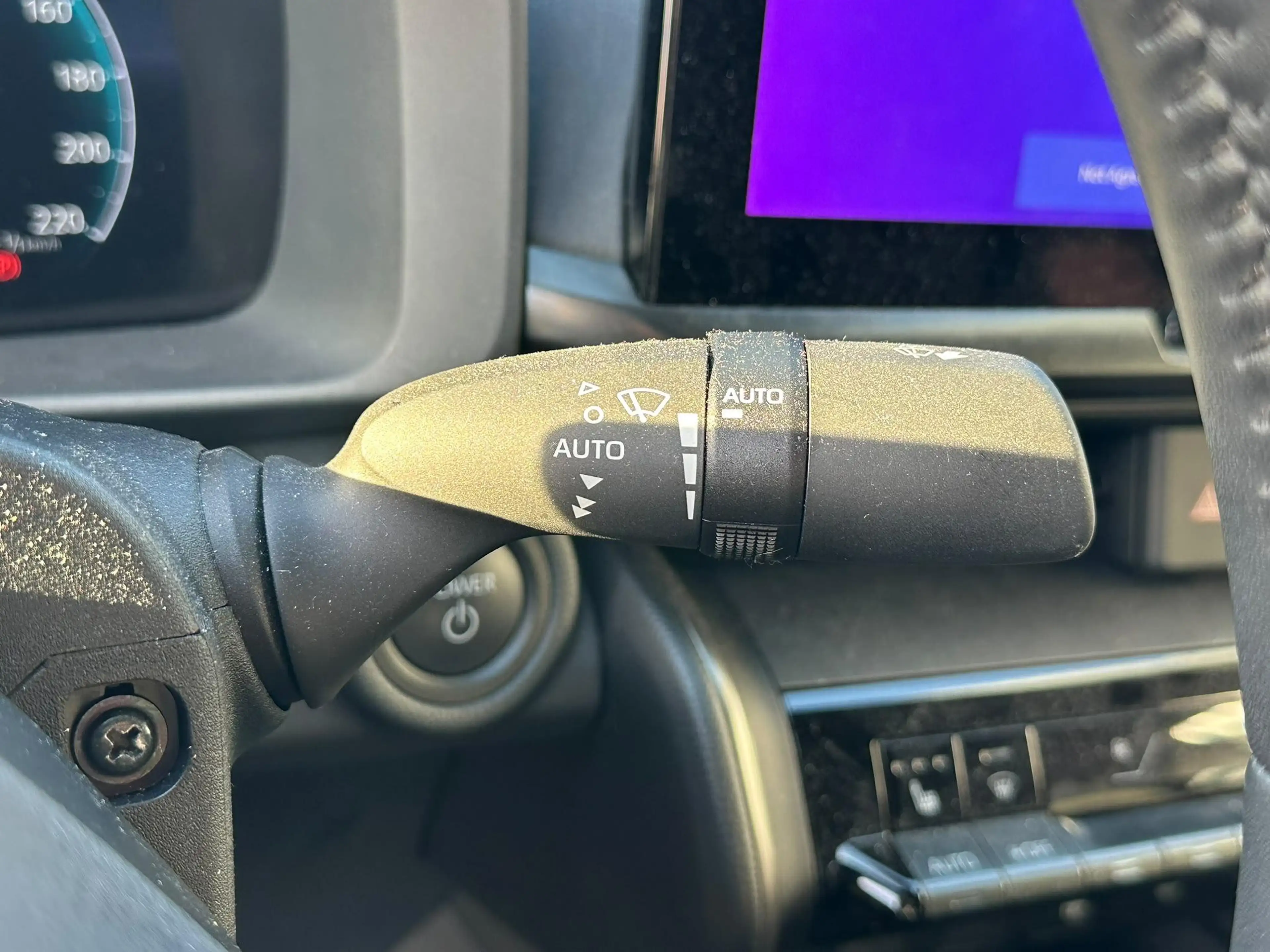 Toyota C-HR 2.0 Plug-in Hybrid 220 Executive — photo 9