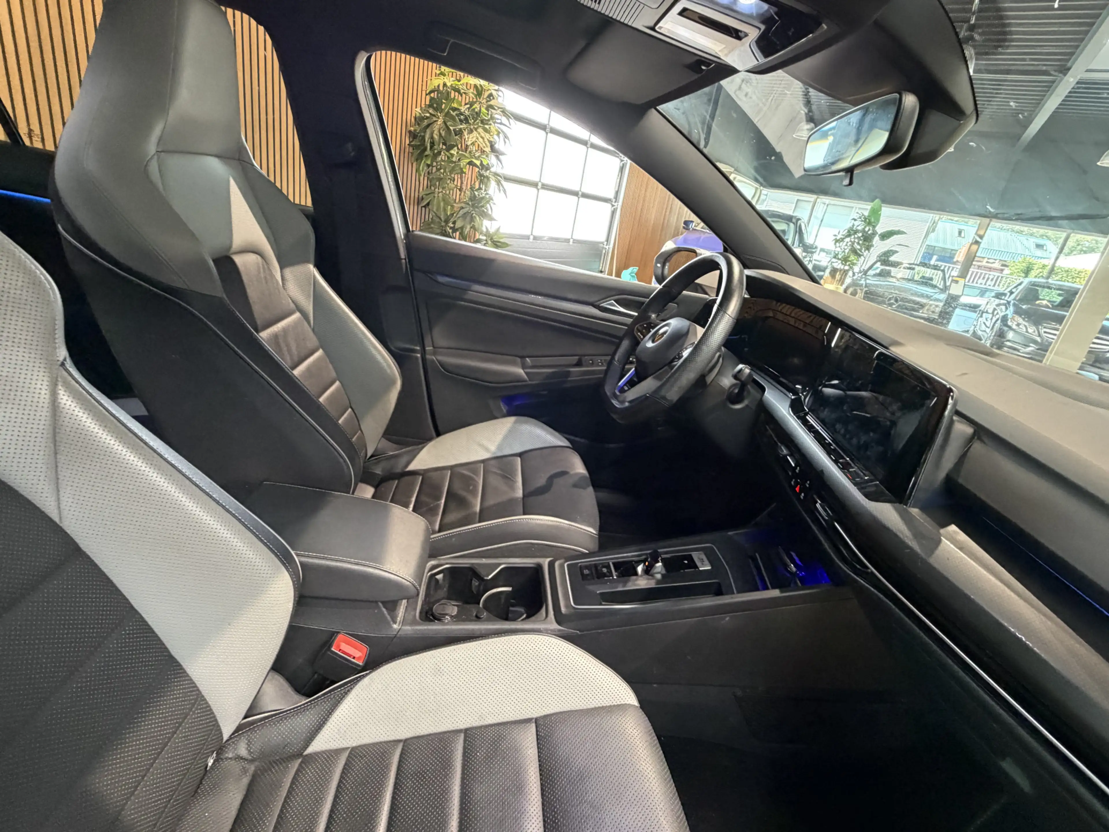 Volkswagen Golf GTE 1.4 eHybrid PANORAMADAK | SPECIALE BEKLEDING | MEM — photo 21