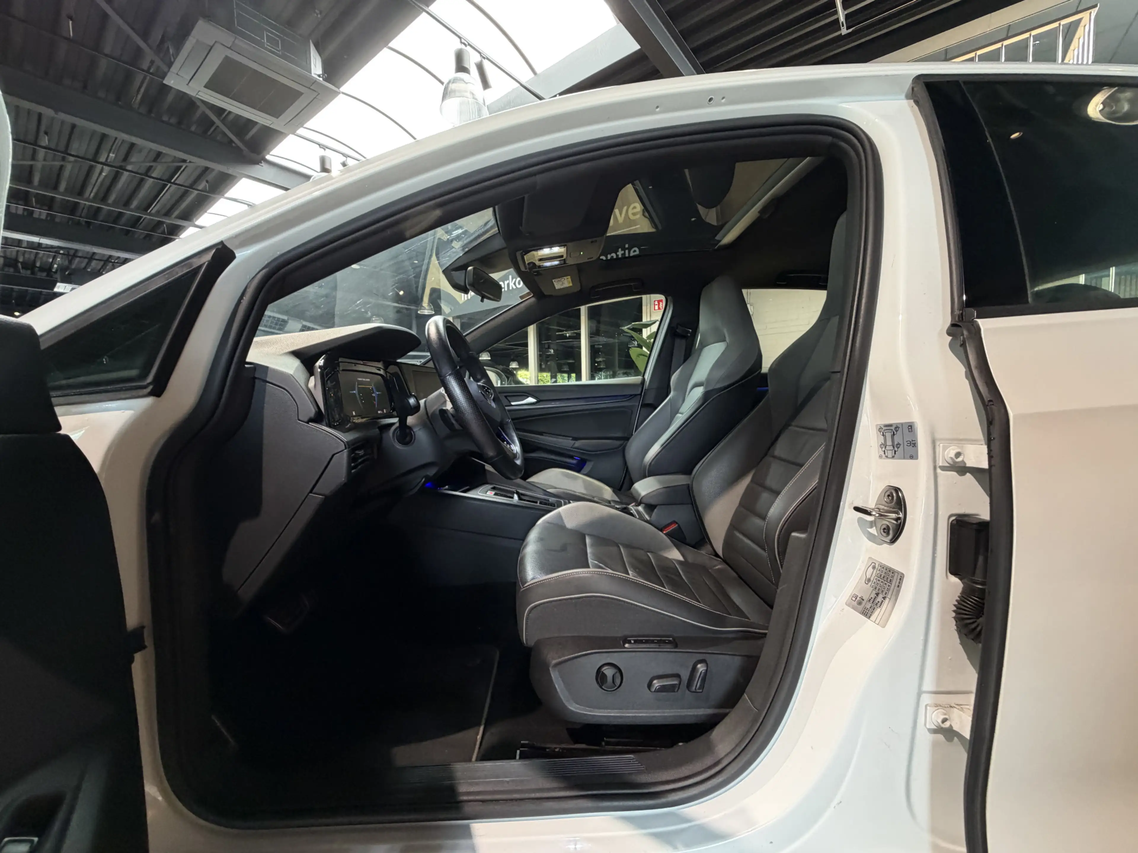 Volkswagen Golf GTE 1.4 eHybrid PANORAMADAK | SPECIALE BEKLEDING | MEM — photo 9