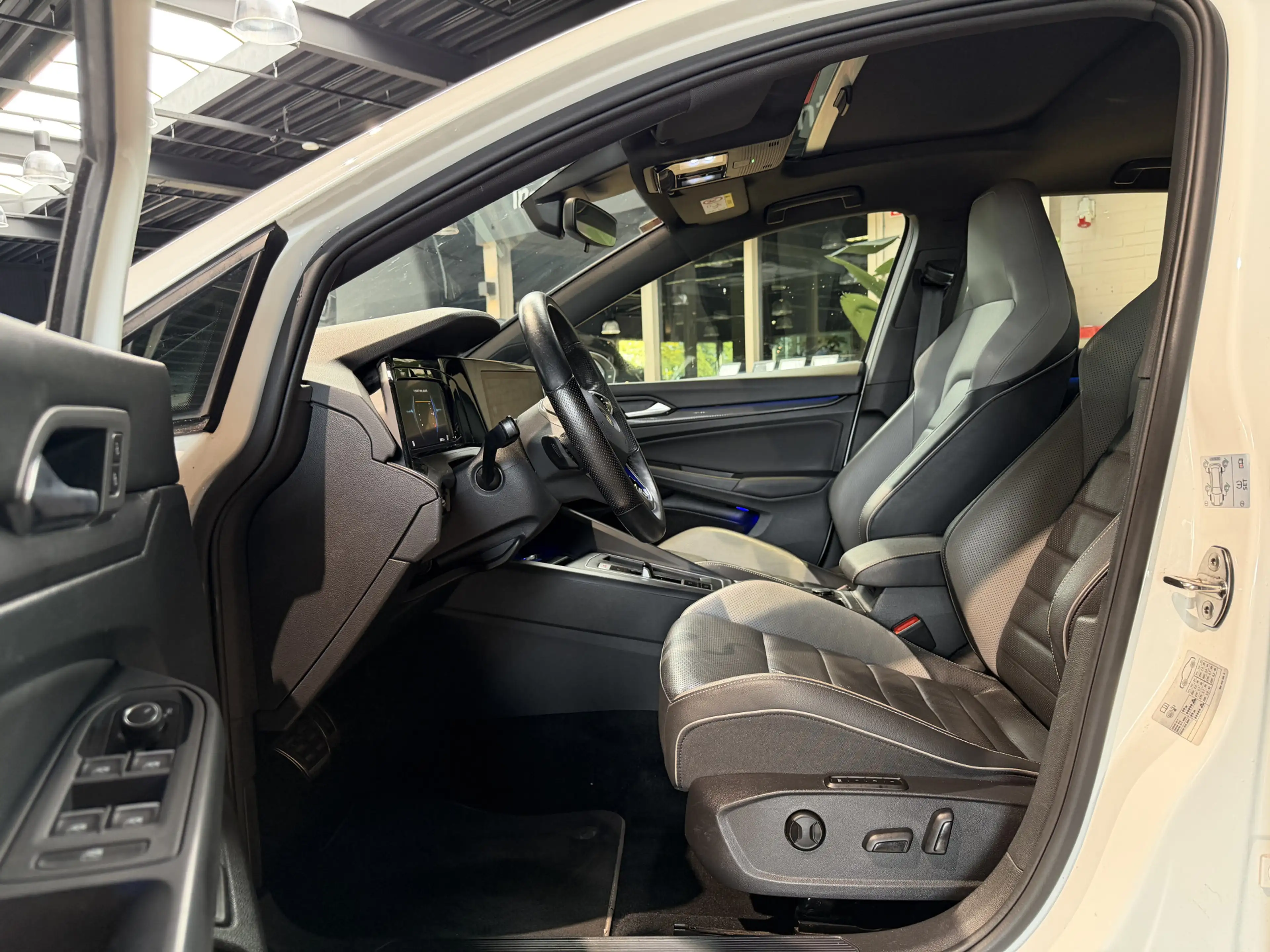 Volkswagen Golf GTE 1.4 eHybrid PANORAMADAK | SPECIALE BEKLEDING | MEM — photo 8