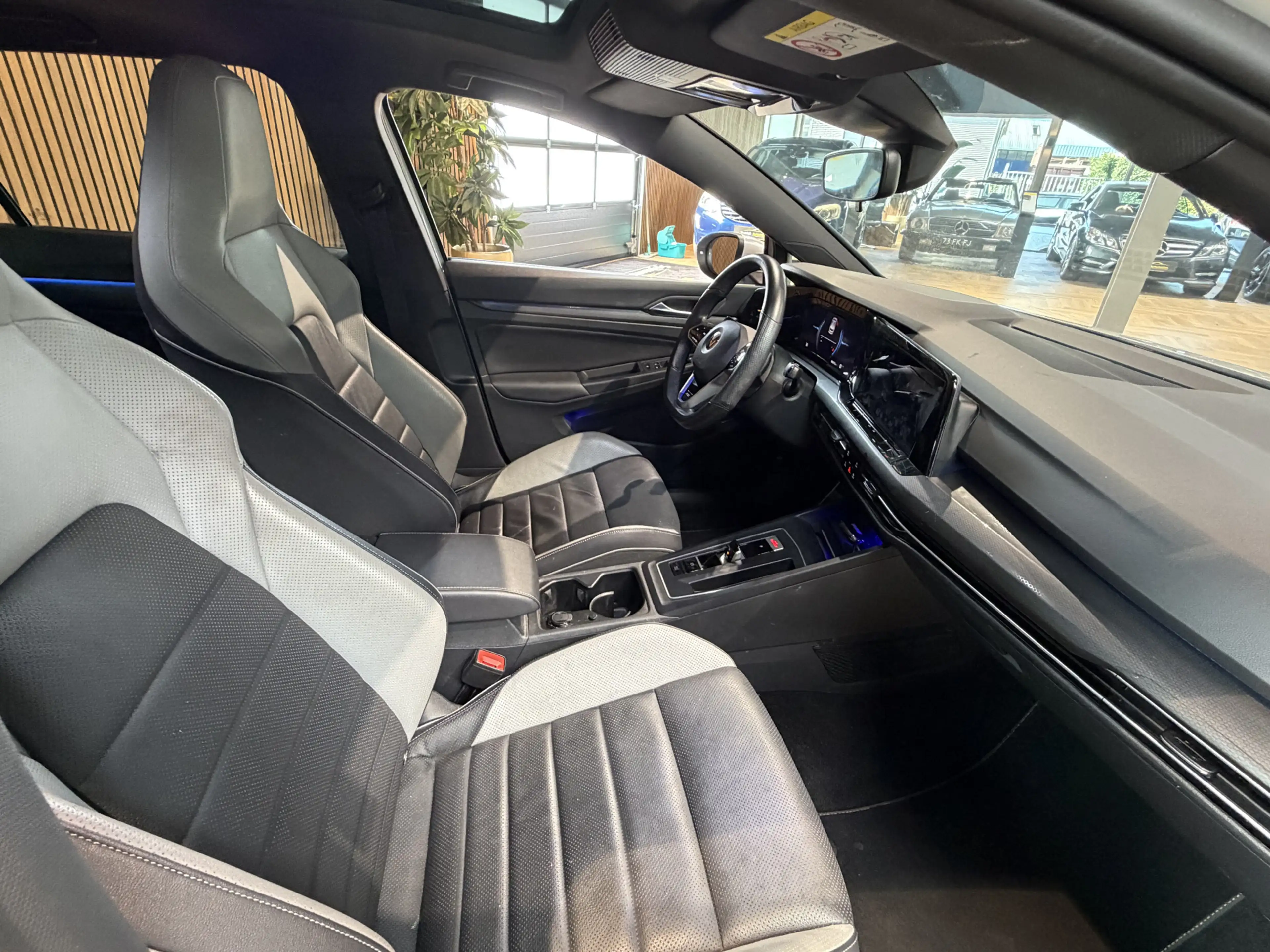 Volkswagen Golf GTE 1.4 eHybrid PANORAMADAK | SPECIALE BEKLEDING | MEM — photo 19