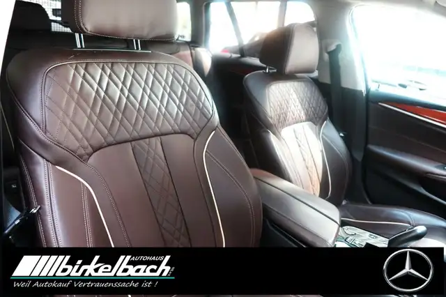 BMW 5 Series view 12