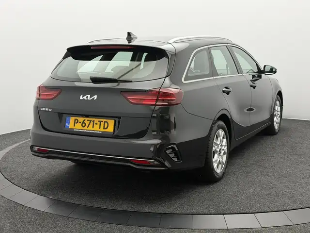 Kia Ceed view 4