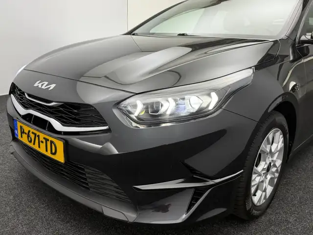 Kia Ceed view 3