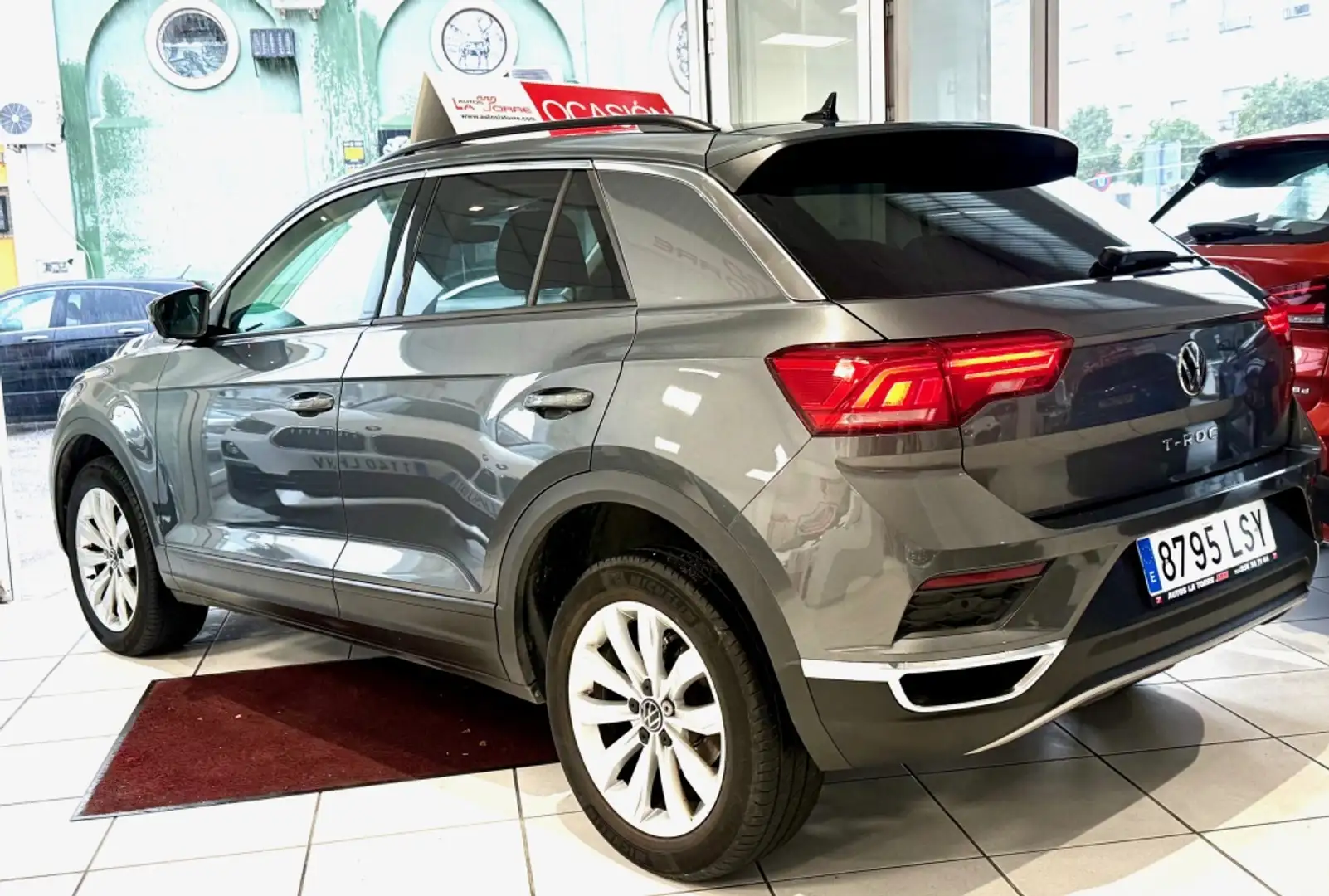 Volkswagen T-Roc 2.0TDI Advance DSG7 Gris - 2