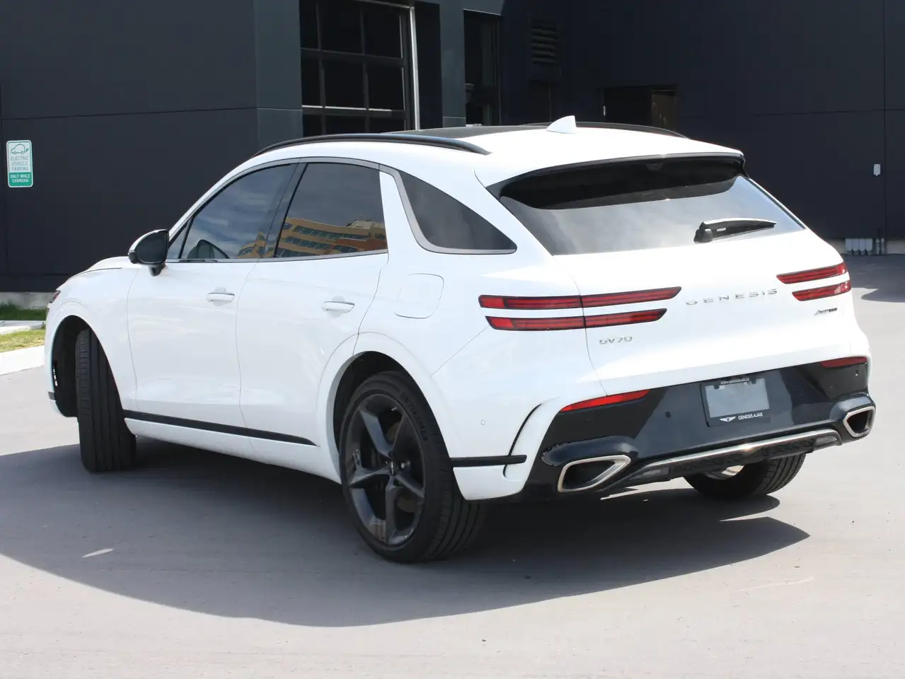 Genesis GV70 photo Genesis GV70