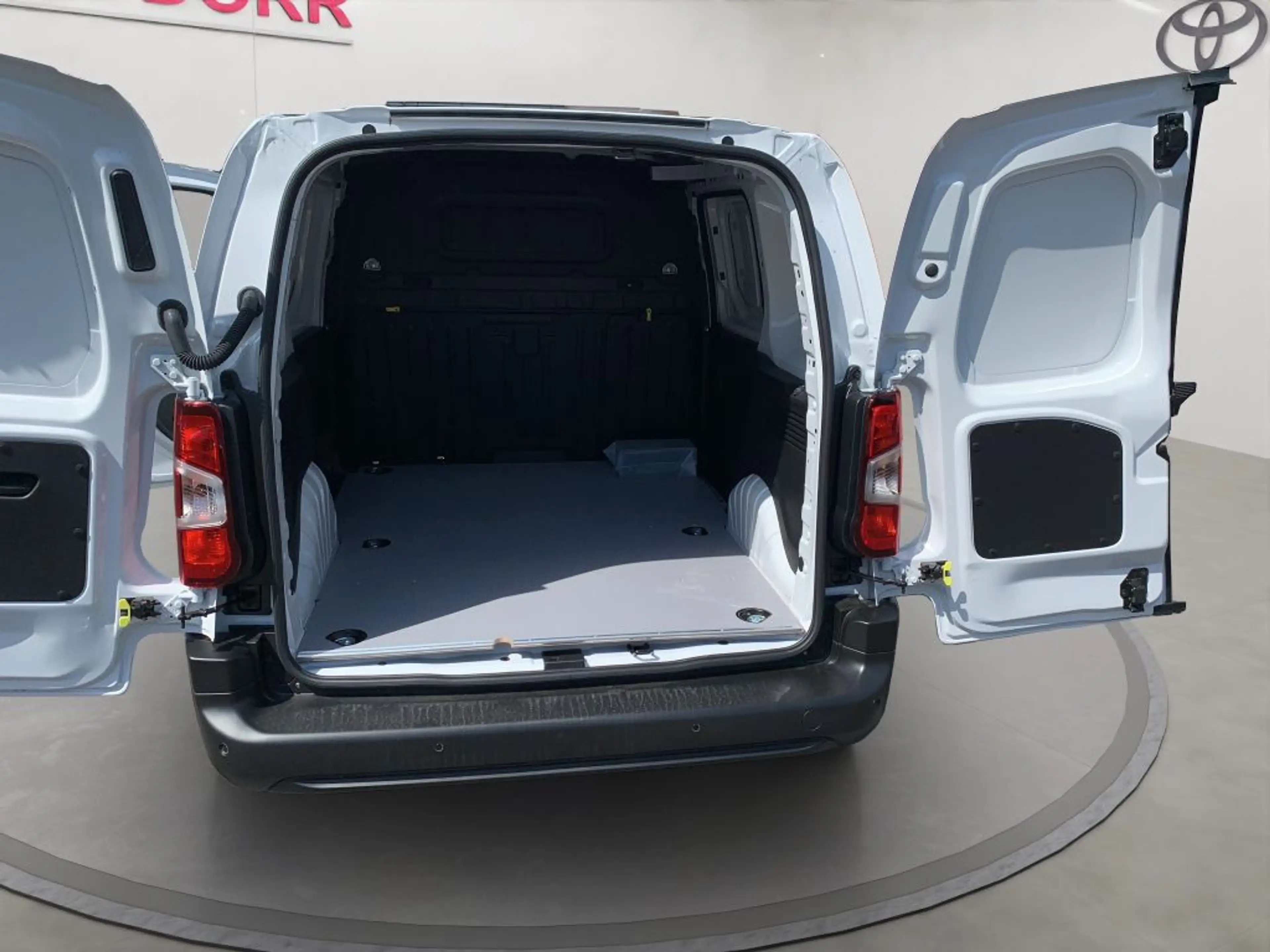Toyota Proace City Electric L1 Work — photo 10