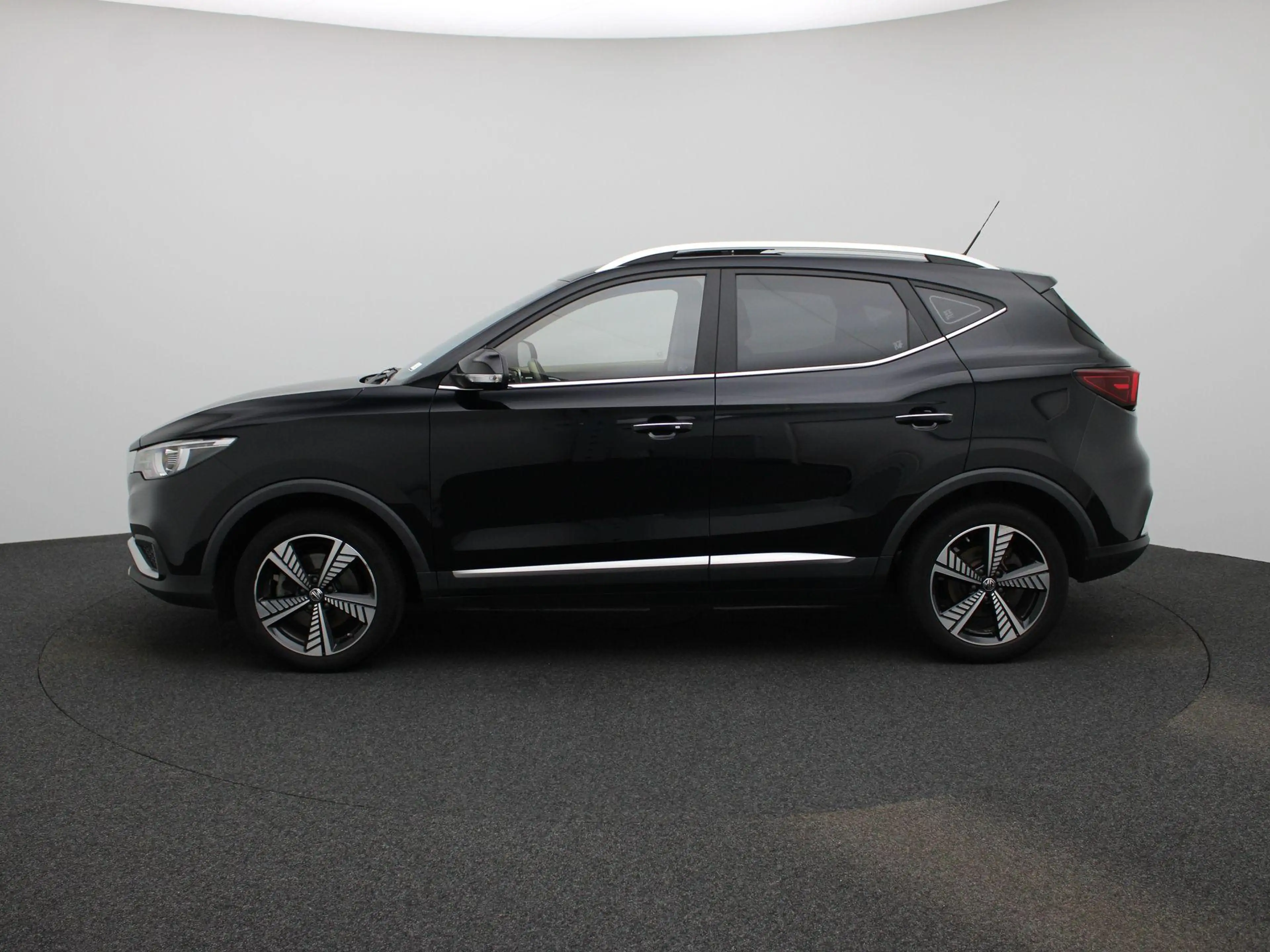 MG ZS EV Luxury 45 kWh — photo 4
