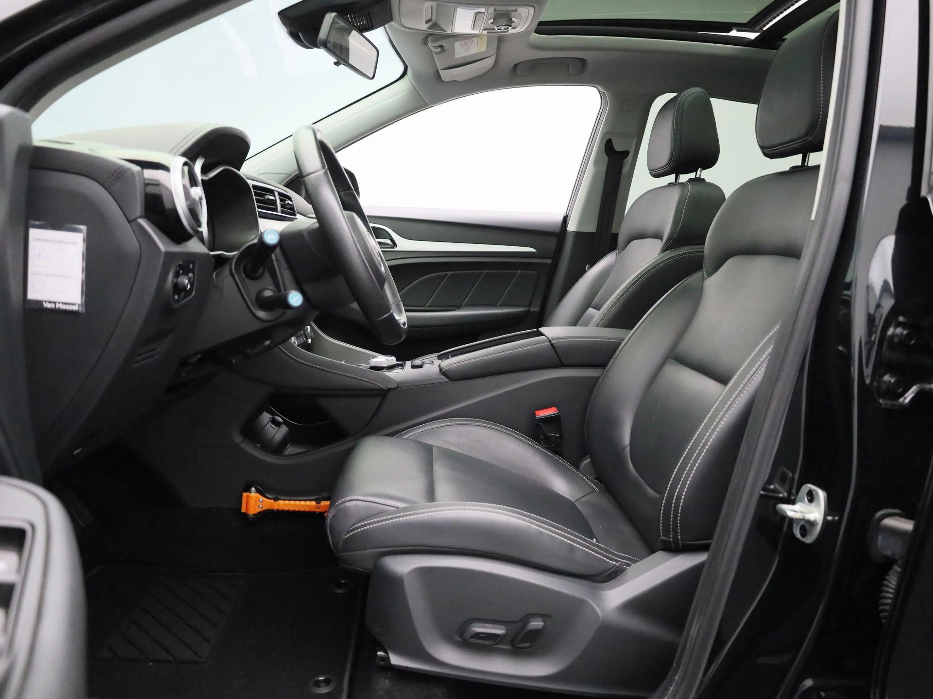 MG ZS EV Luxury 45 kWh — photo 11