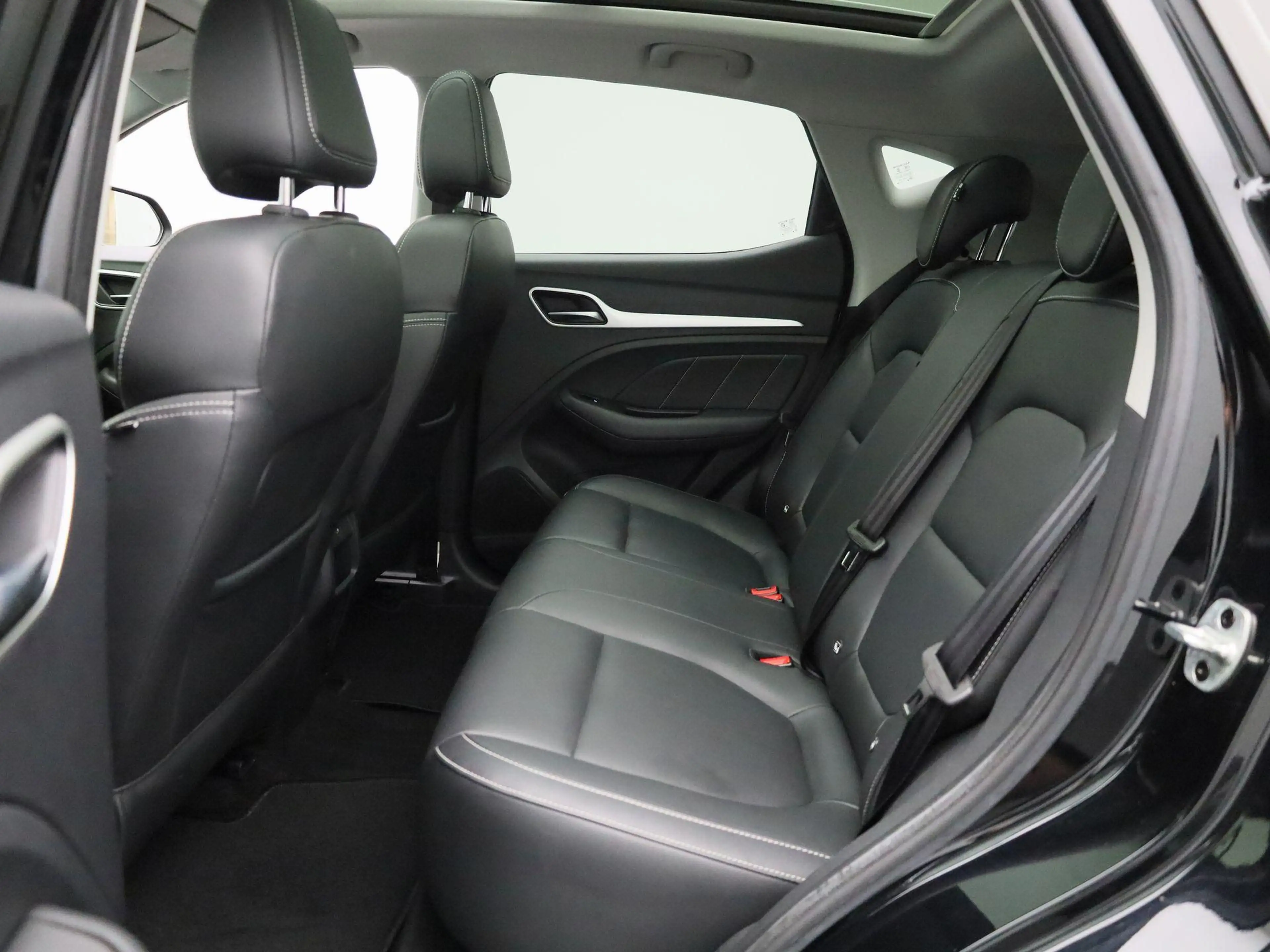 MG ZS EV Luxury 45 kWh — photo 12