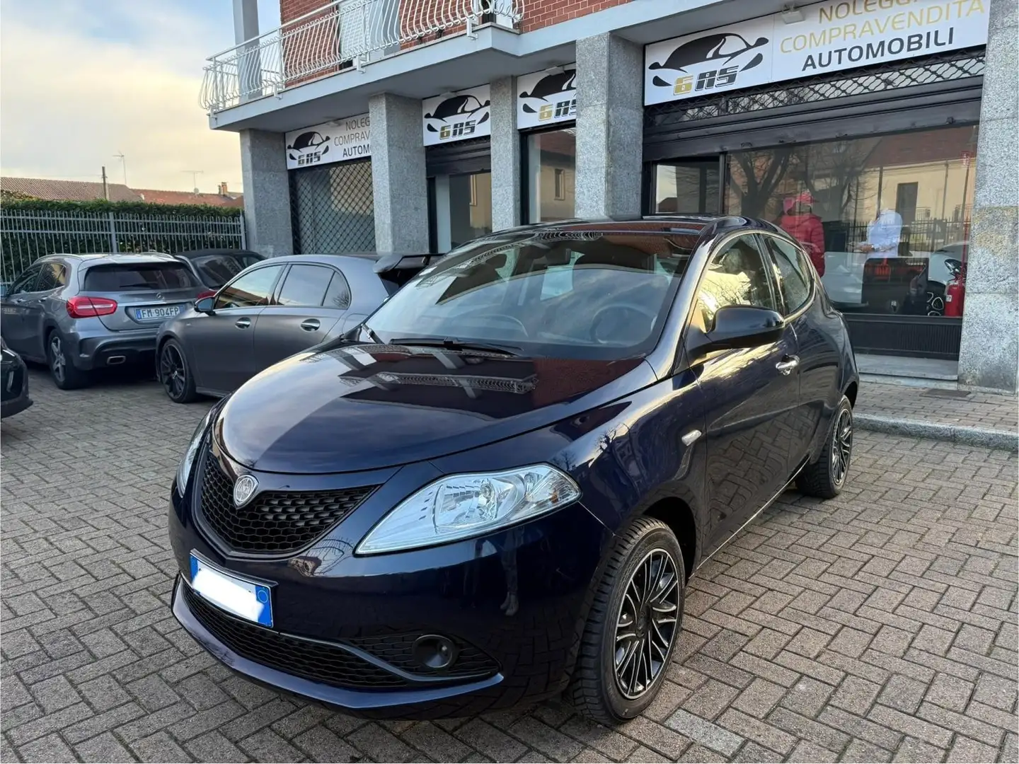 Lancia Ypsilon LANCIA YPSILON 1.2 Platinum 69cv km 11000!!!! neop Bleu - 1