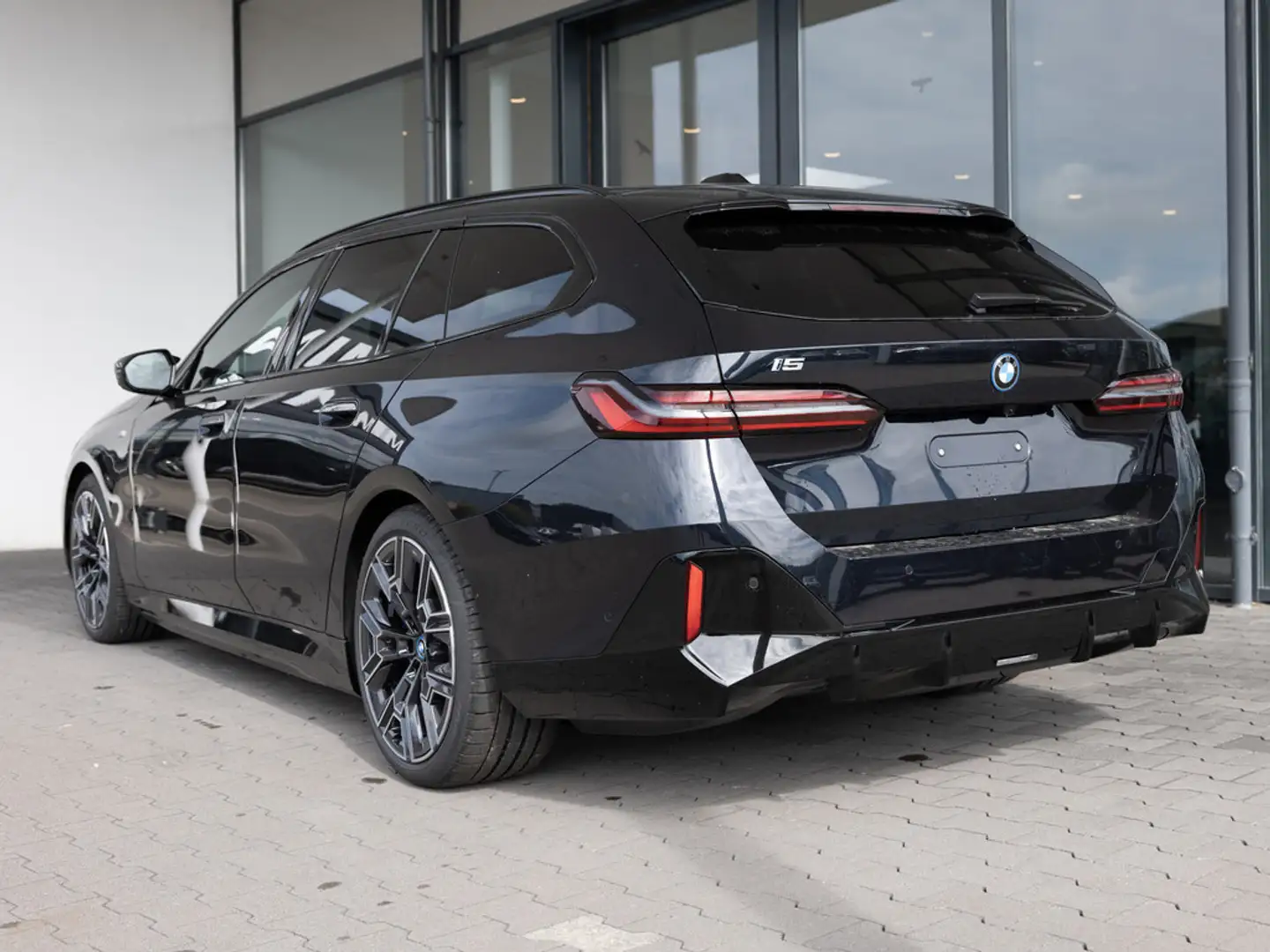 BMW i5 M60 Touring xDrive PANO AHK 360° HUD LED Schwarz - 2