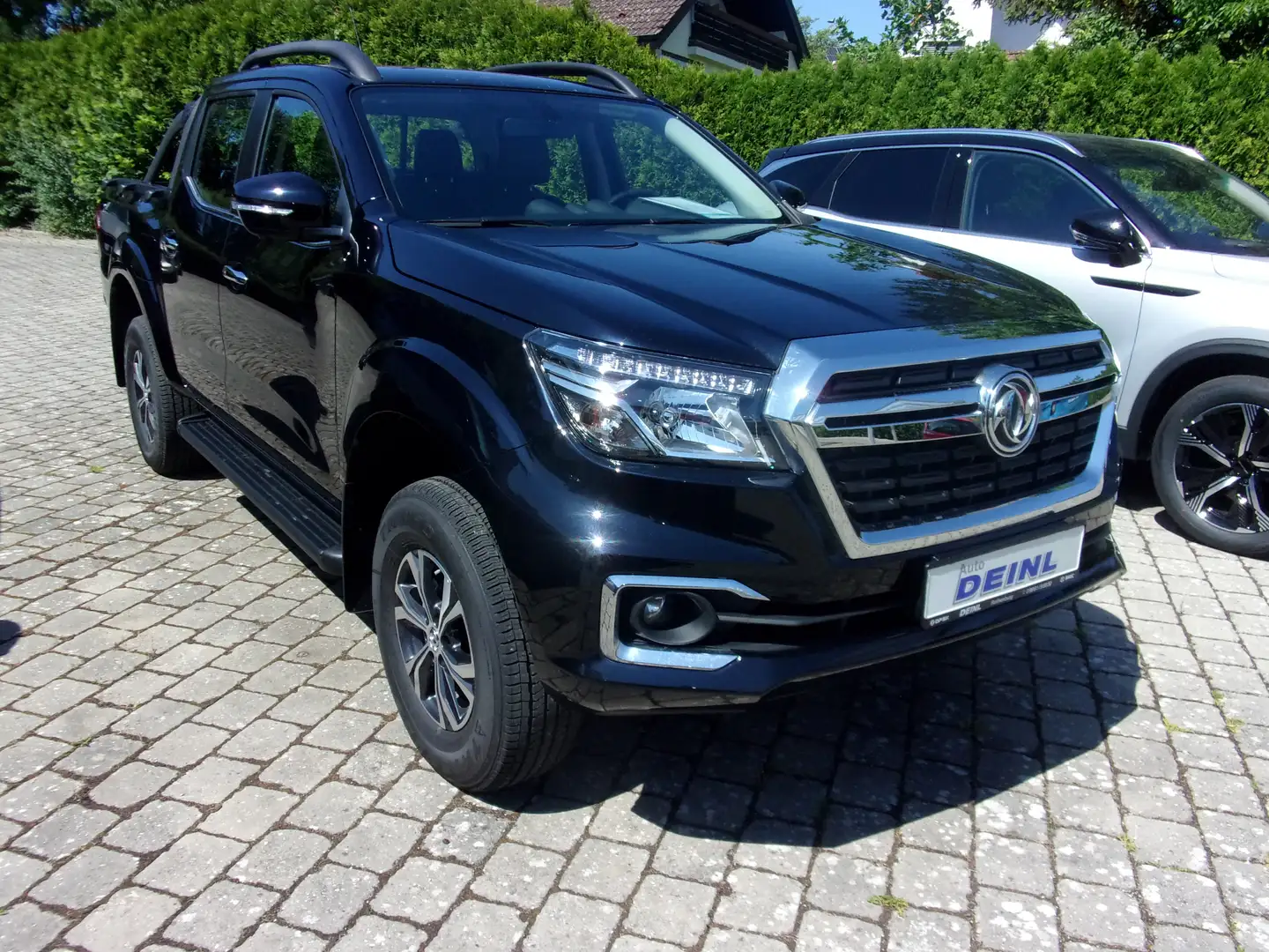 DFSK RICH 6 4x4 Automatik Schwarz - 1