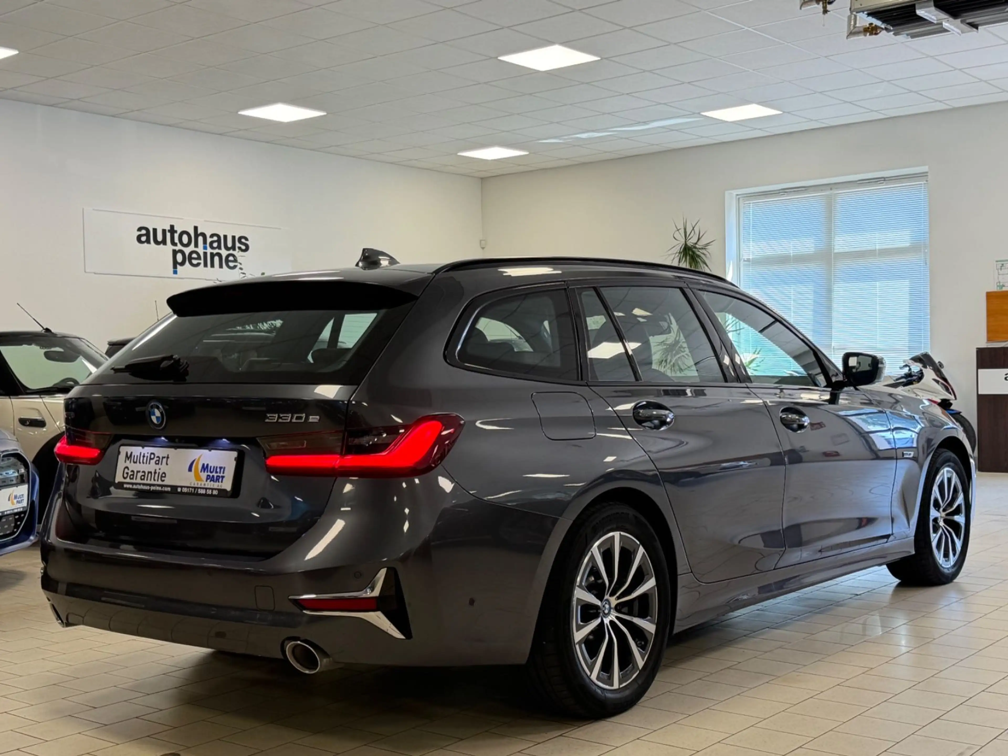 BMW 330 e xDr/Aut/SportSit/Panorama/Laser/KeyLes/HUD — photo 15
