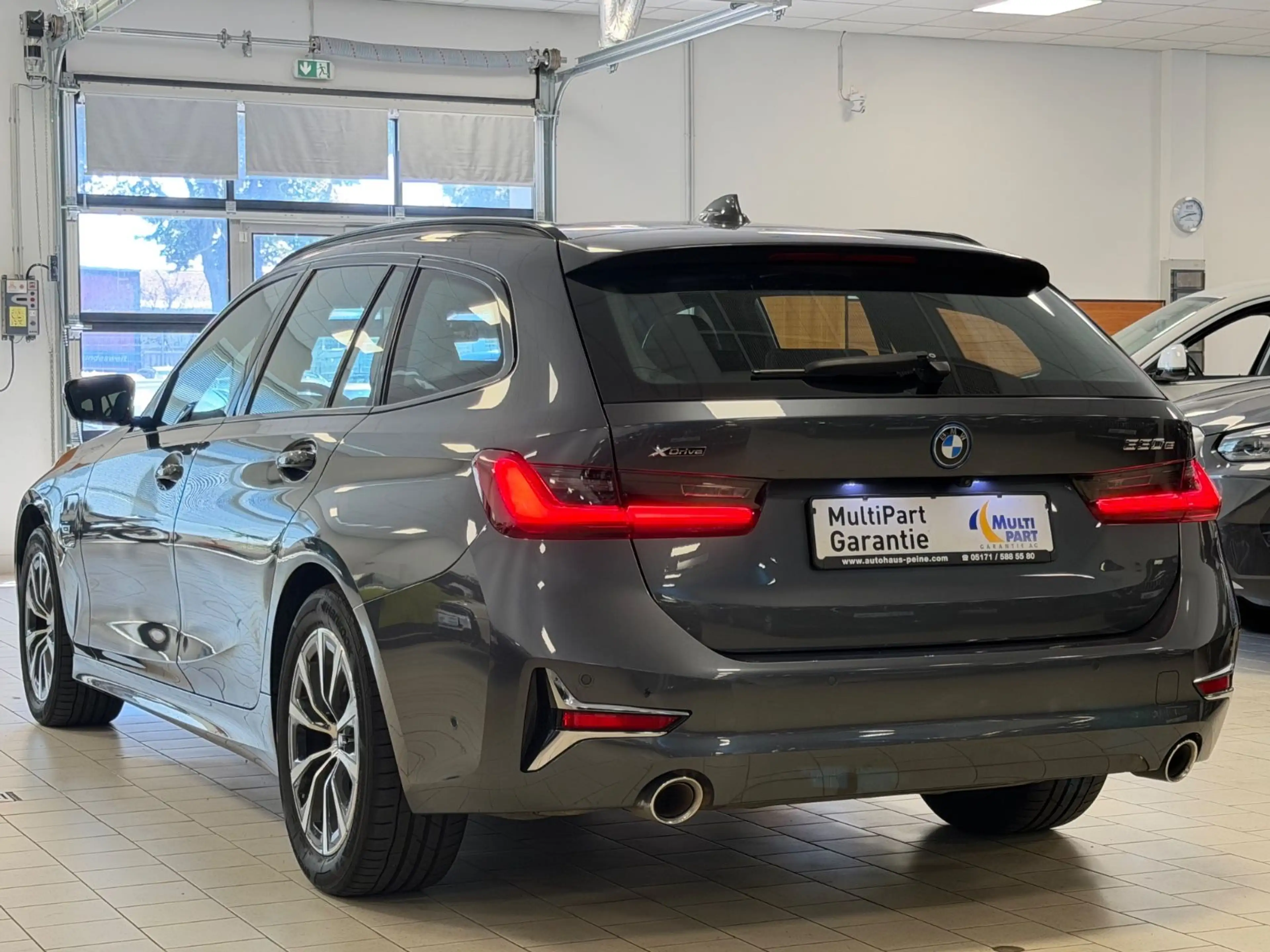 BMW 330 e xDr/Aut/SportSit/Panorama/Laser/KeyLes/HUD — photo 2